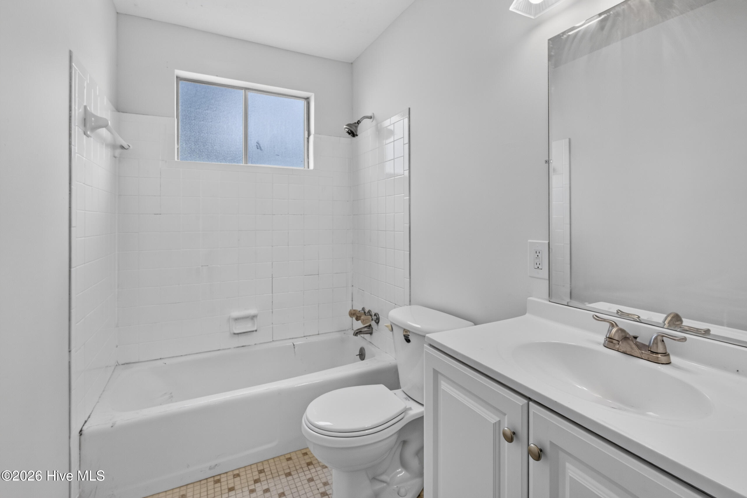 1010 Carriage Drive Apt A Property Photo 17