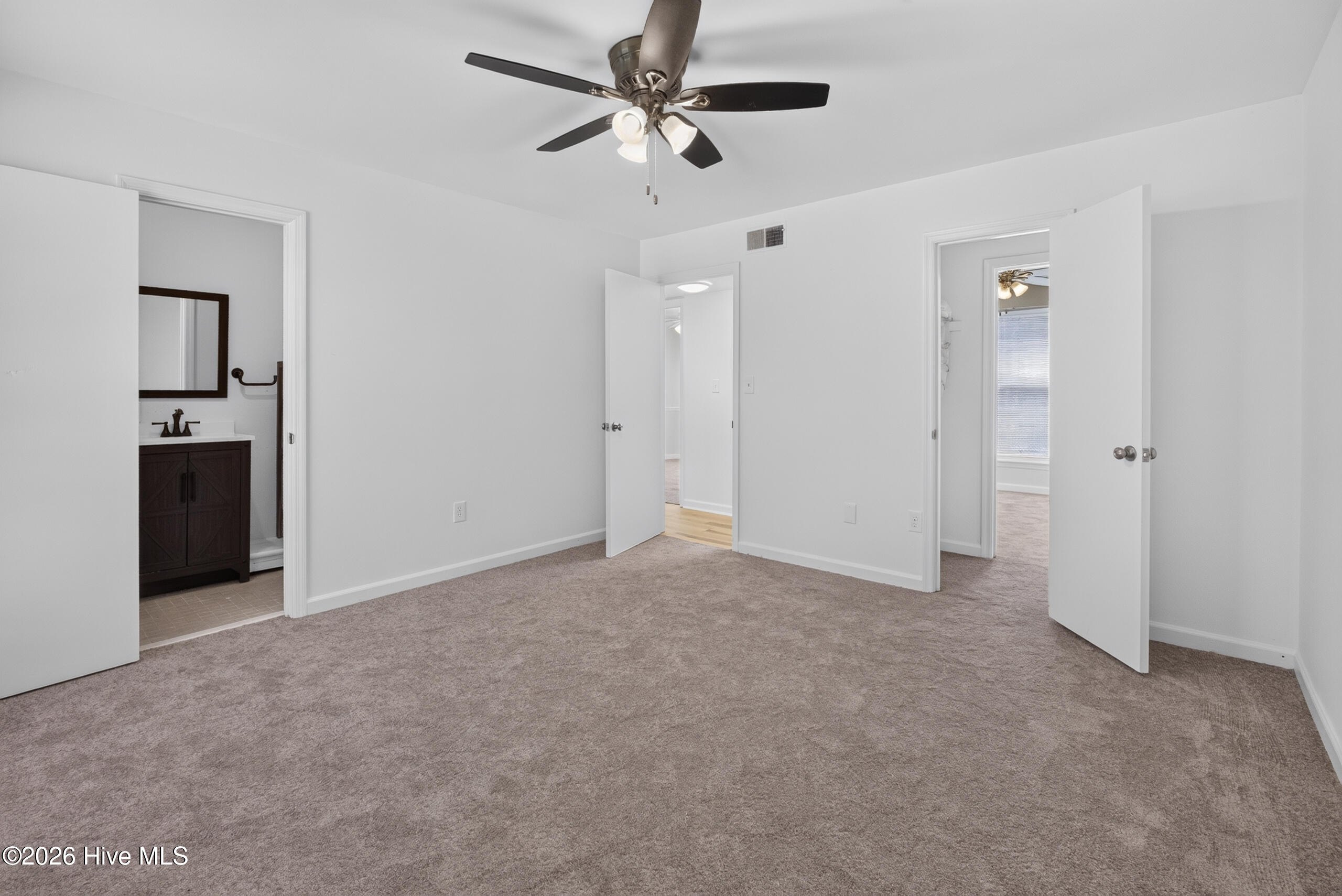 1010 Carriage Drive Apt A Property Photo 21
