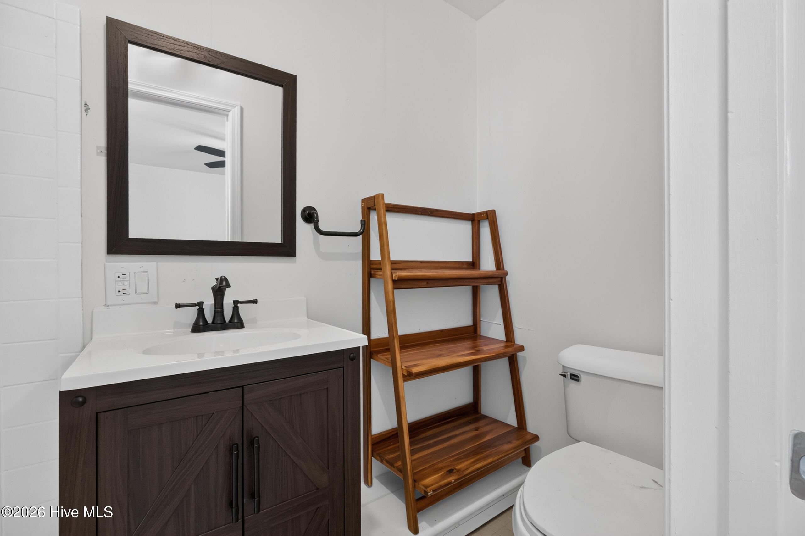 1010 Carriage Drive Apt A Property Photo 23