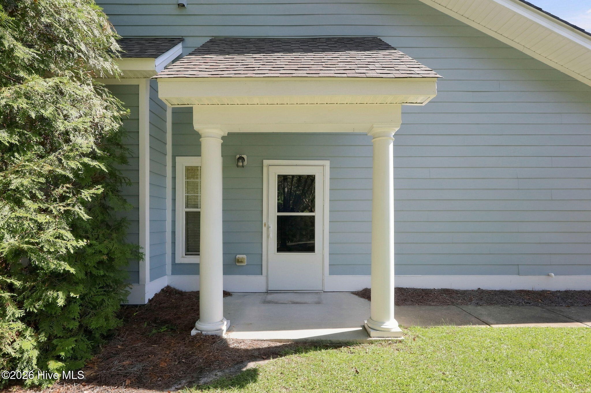 301 Sweetwater Cove Property Photo 2