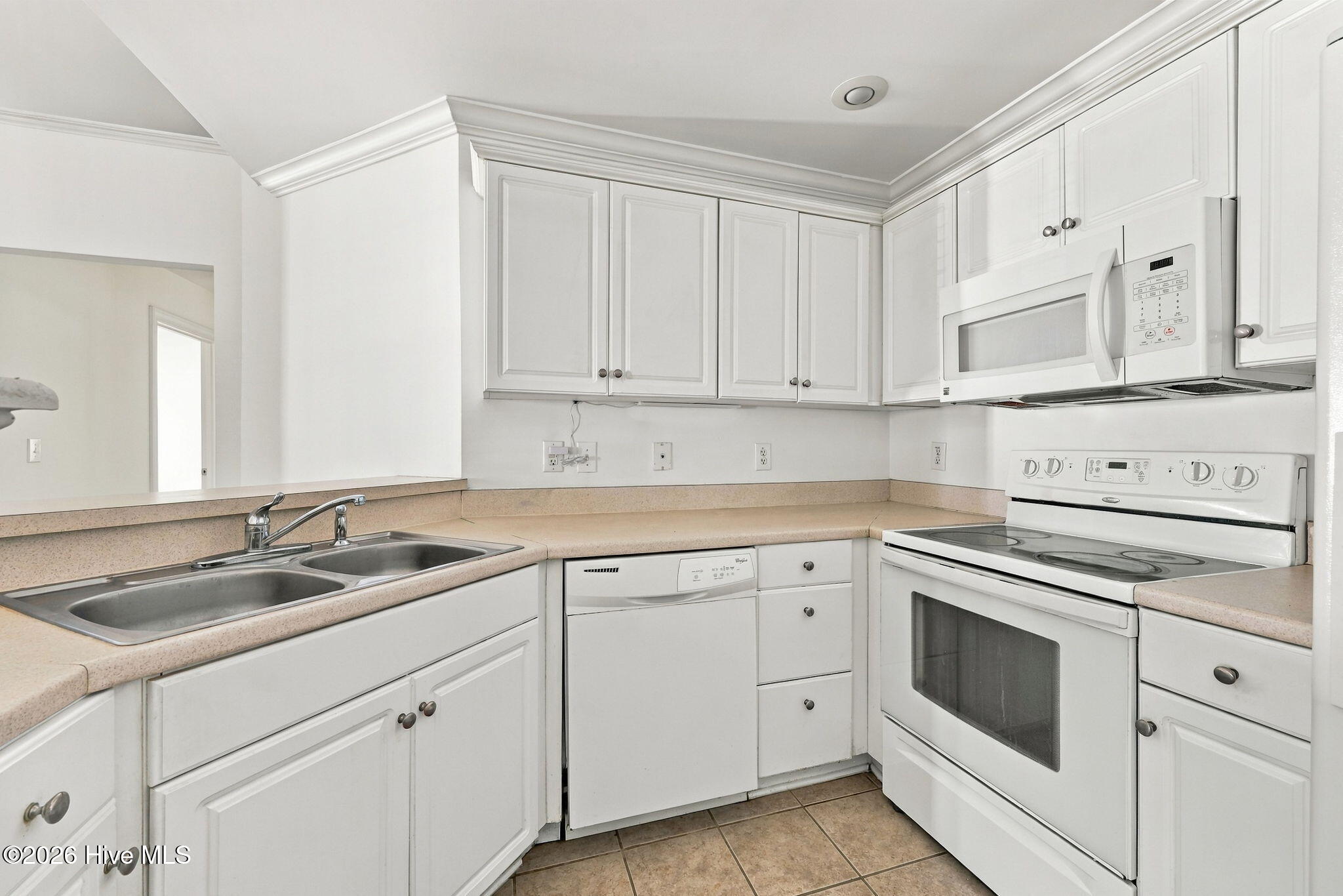 301 Sweetwater Cove Property Photo 4