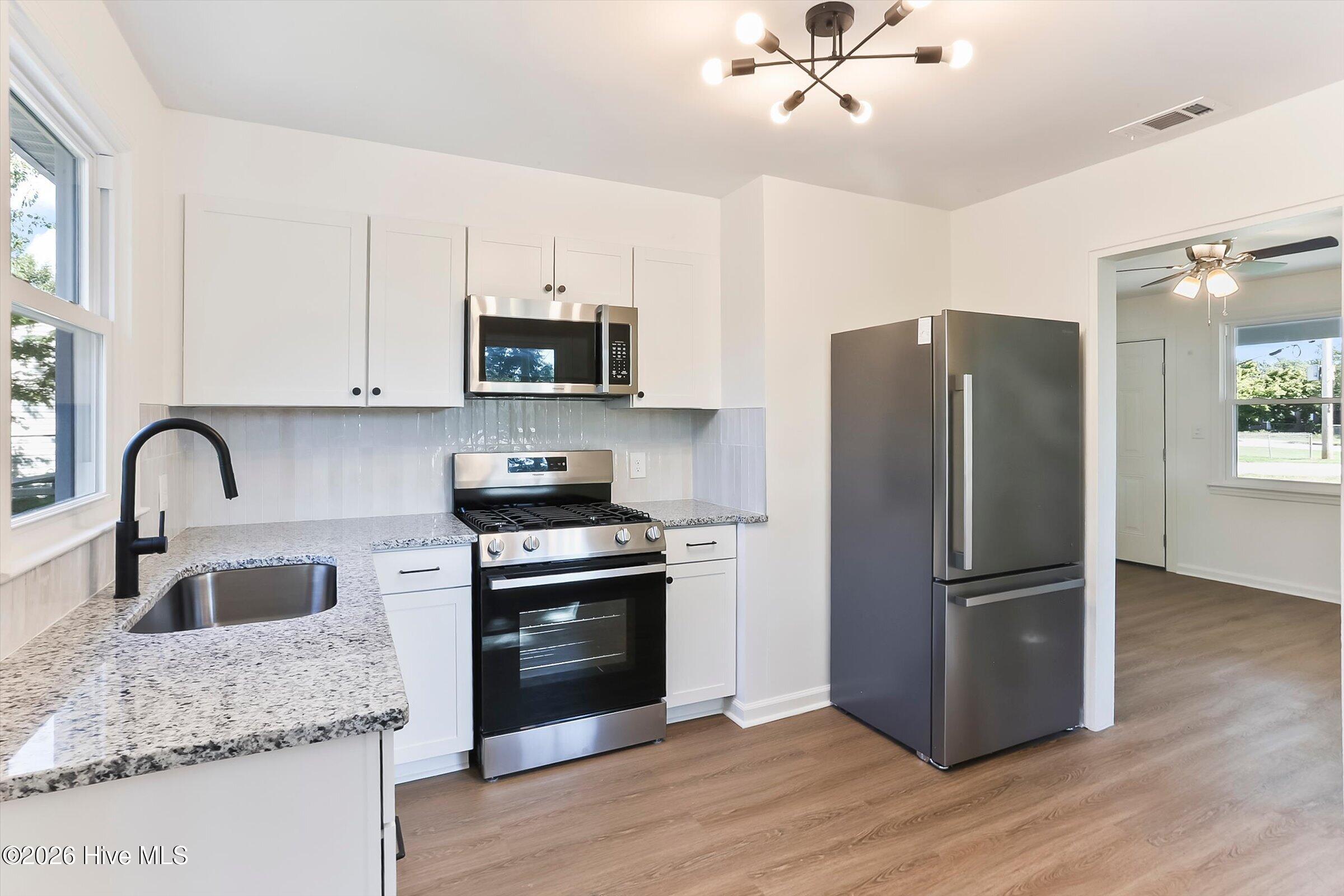 1302 Wallace Street Property Photo 9