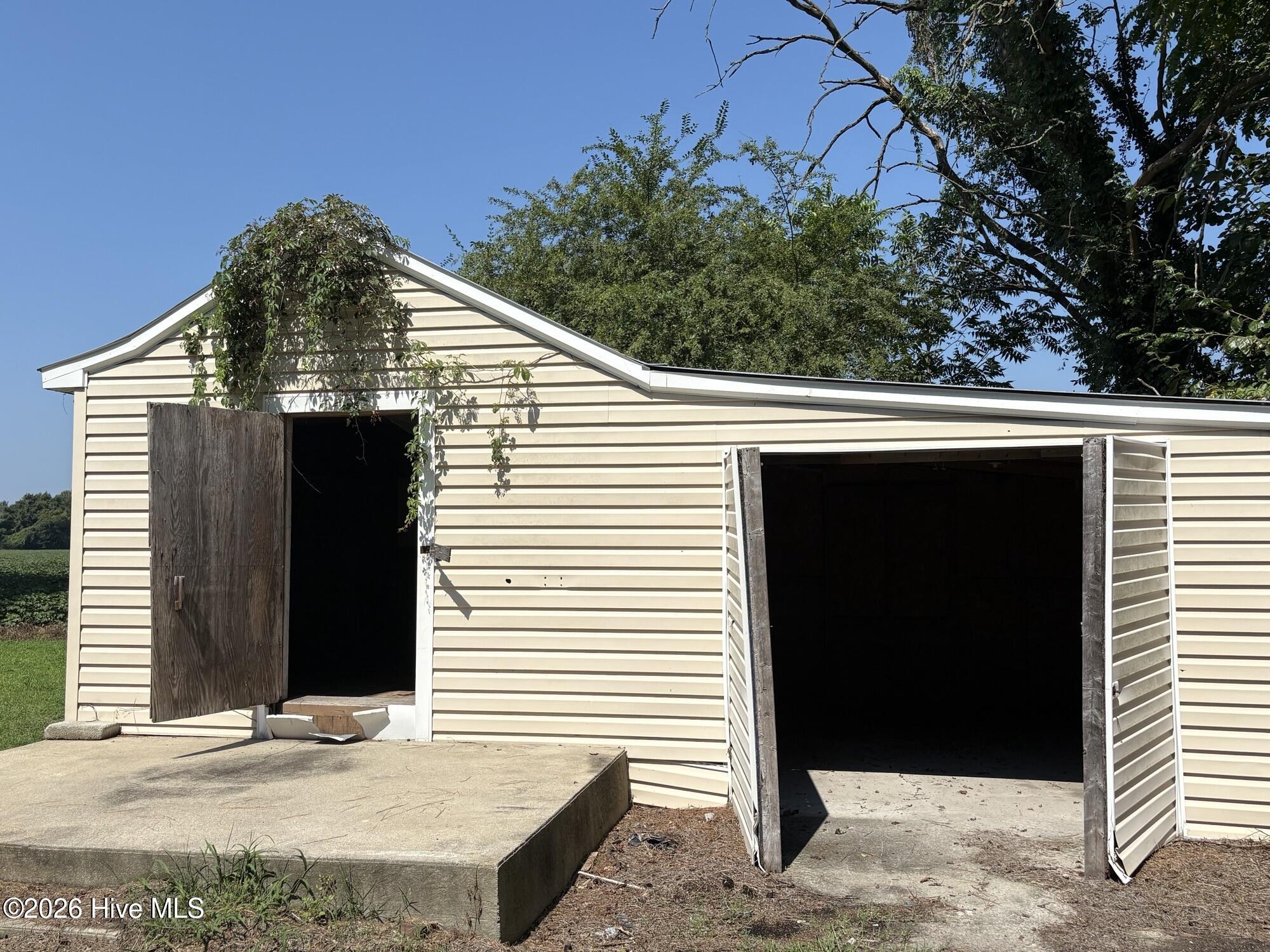 1549 N Broad Street Property Photo 3