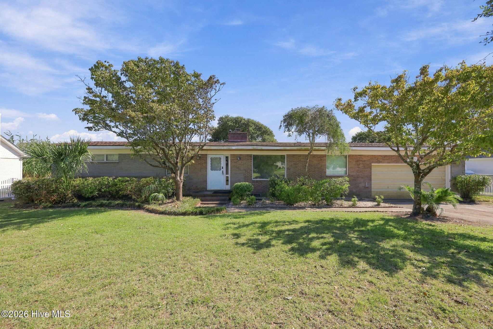 563 Neptune Drive Property Photo 1