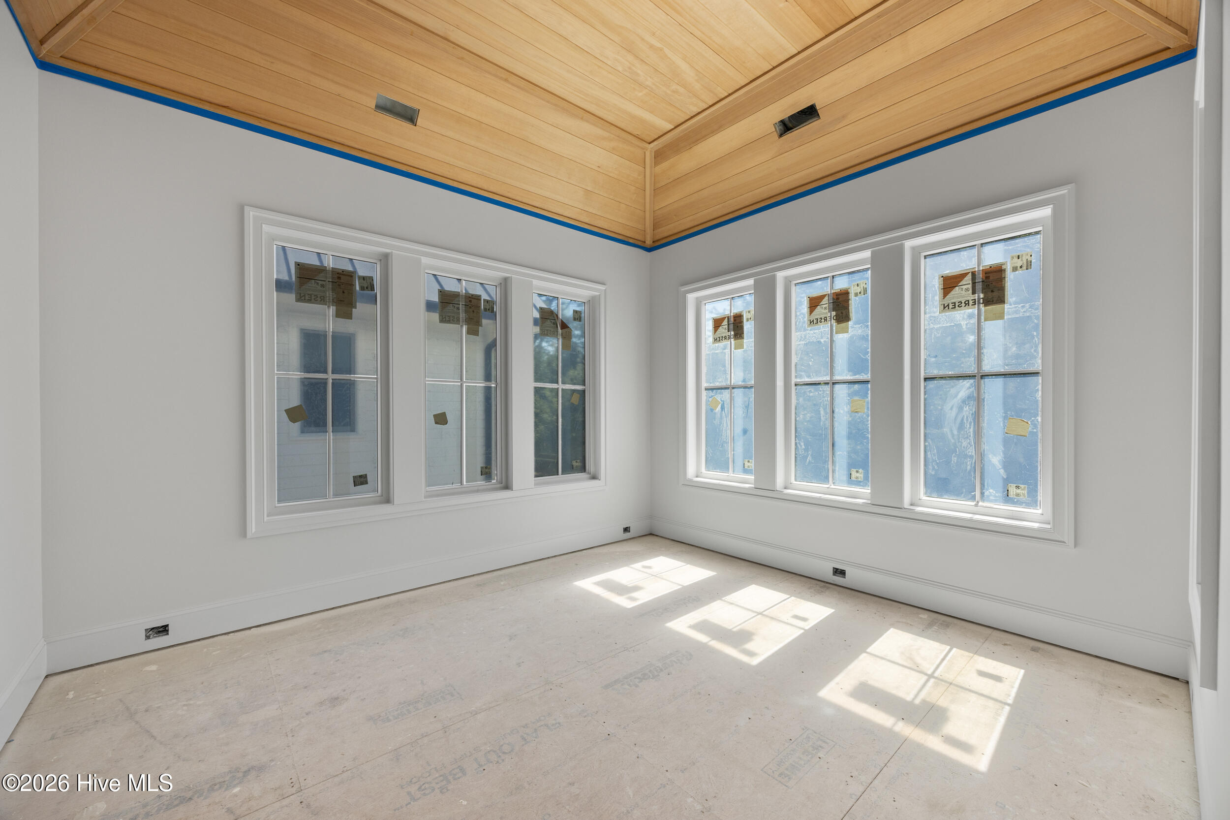 333 Airlie Road Property Photo 4