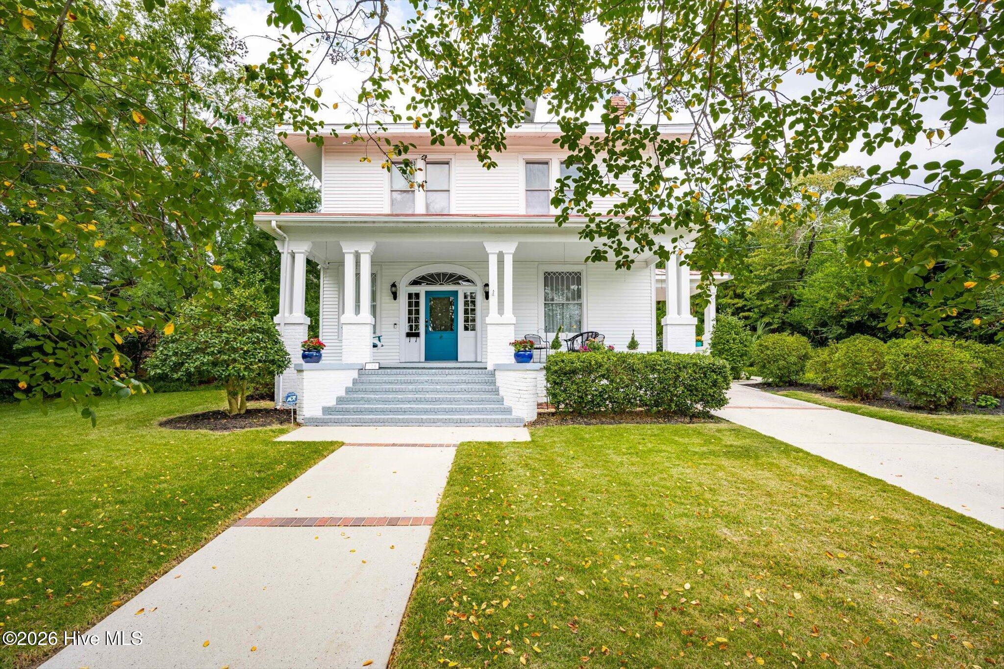 925 Heard Avenue Property Photo 1