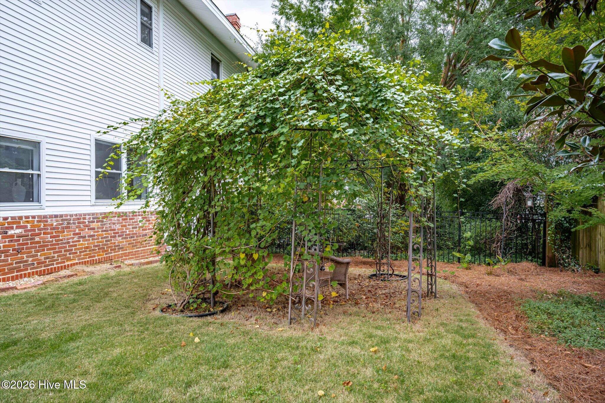 925 Heard Avenue Property Photo 53