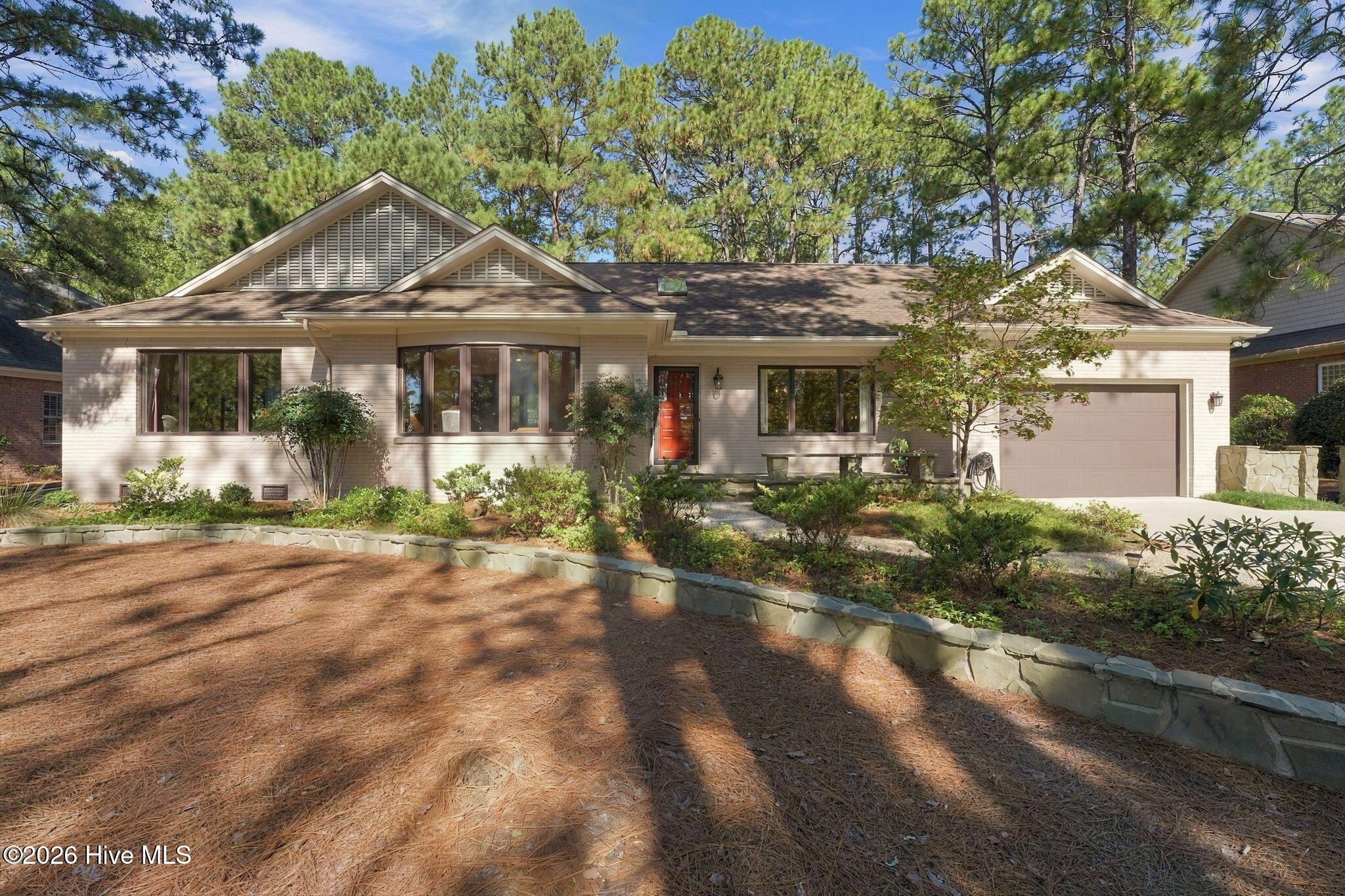 715 Lake Forest Drive Se Property Photo 1