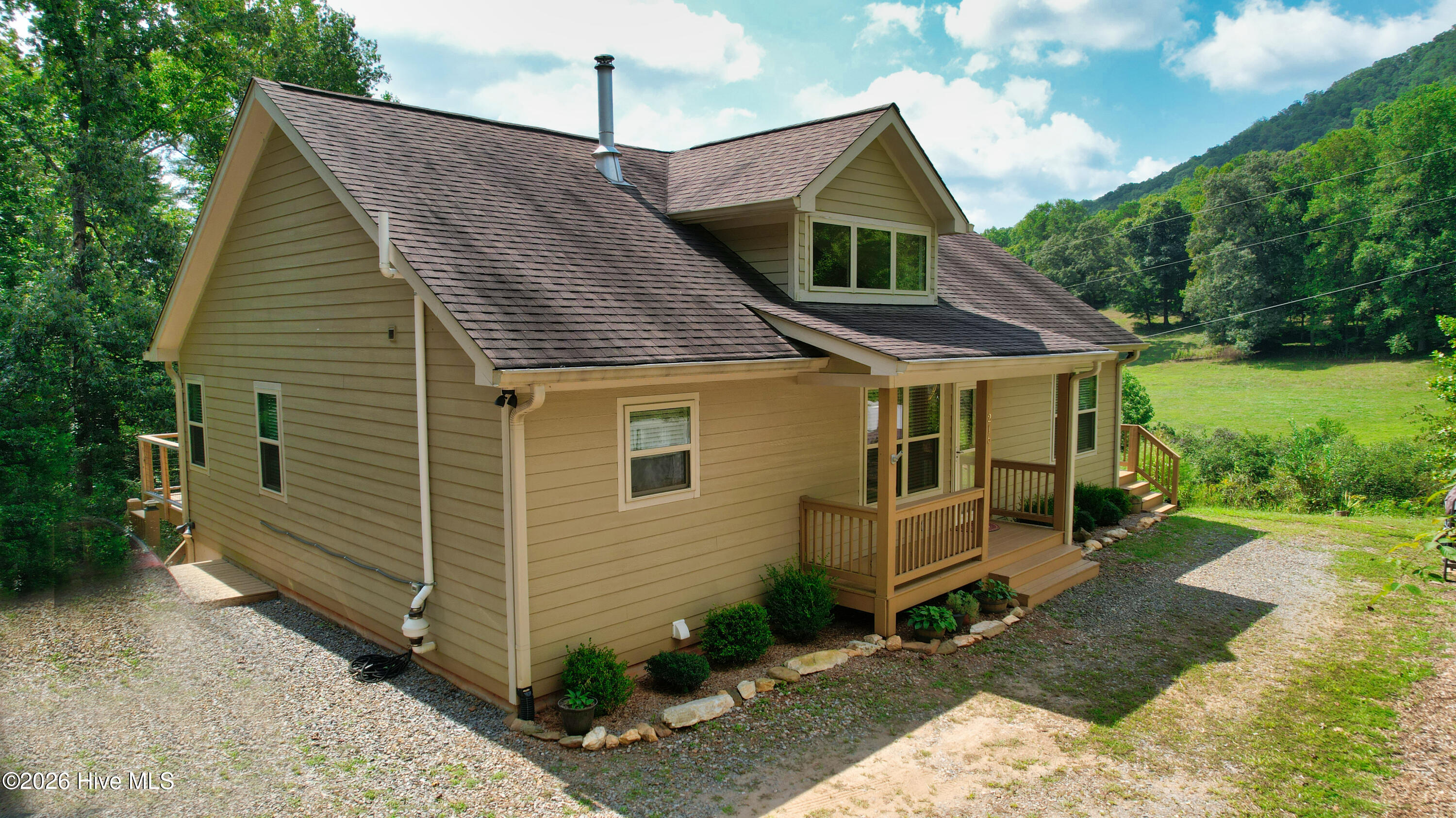 215 Kirby Lane Property Photo