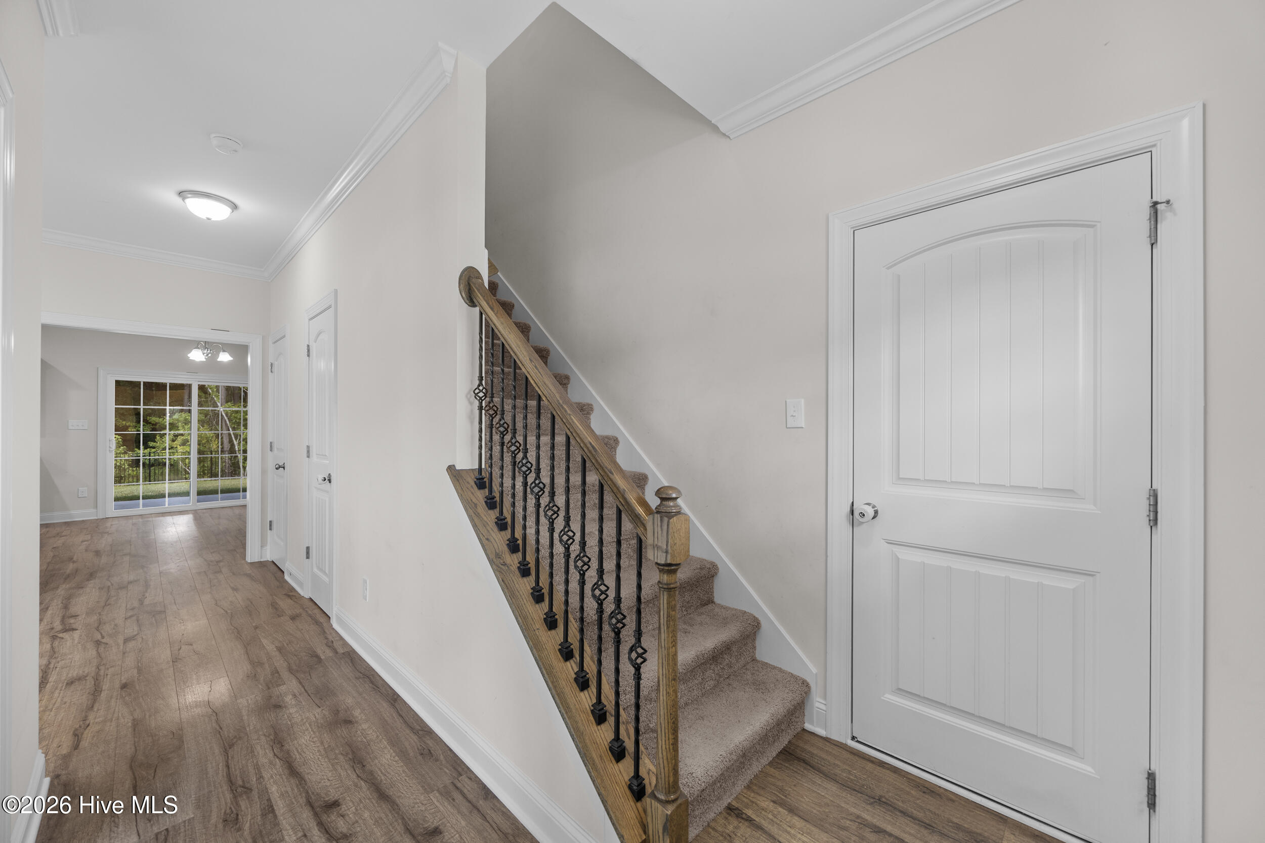 499 Pebble Shore Drive Property Photo 6