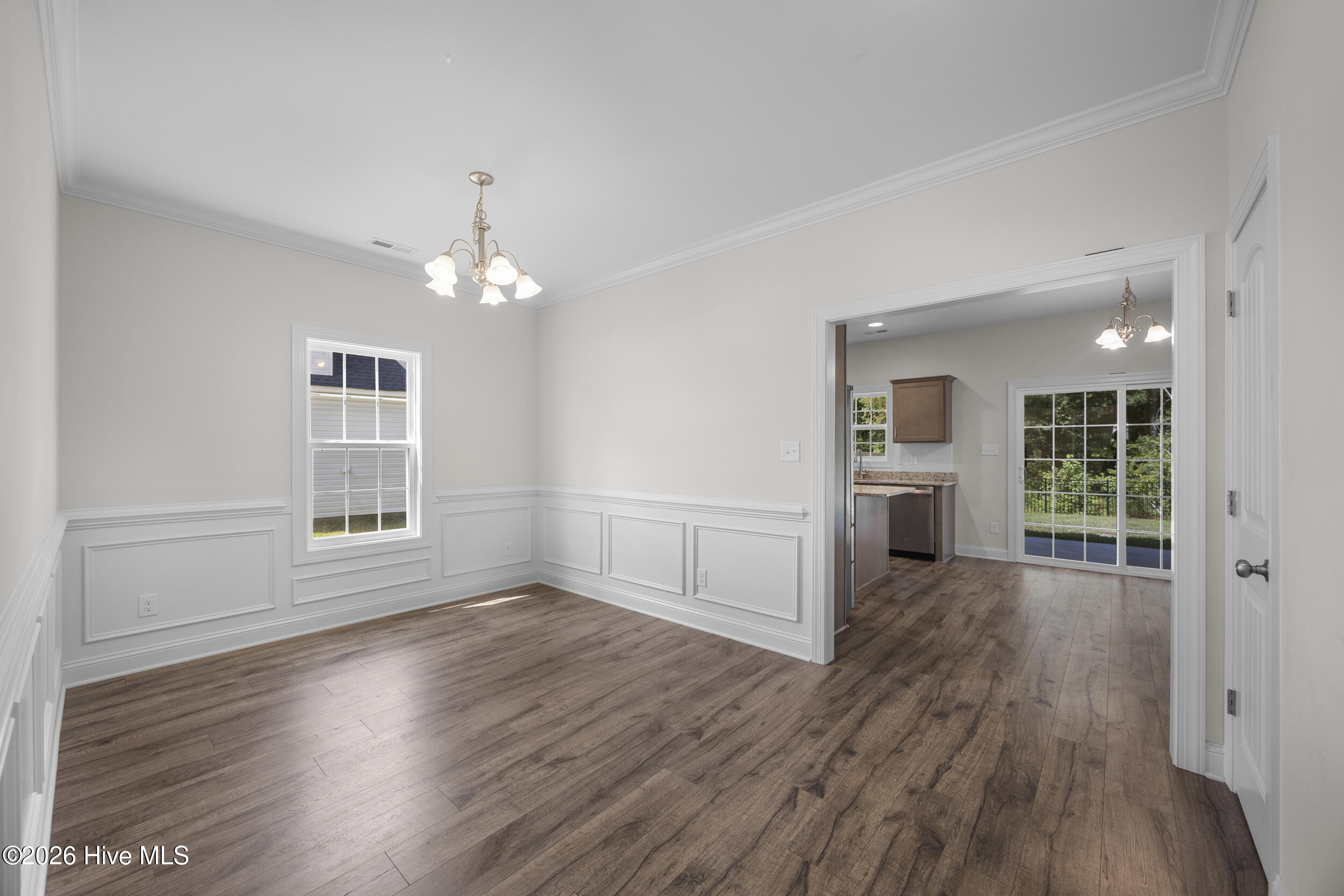 499 Pebble Shore Drive Property Photo 9