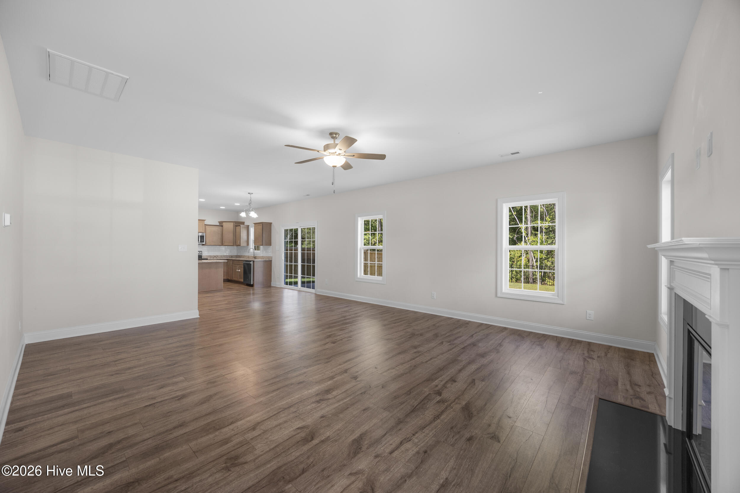499 Pebble Shore Drive Property Photo 17