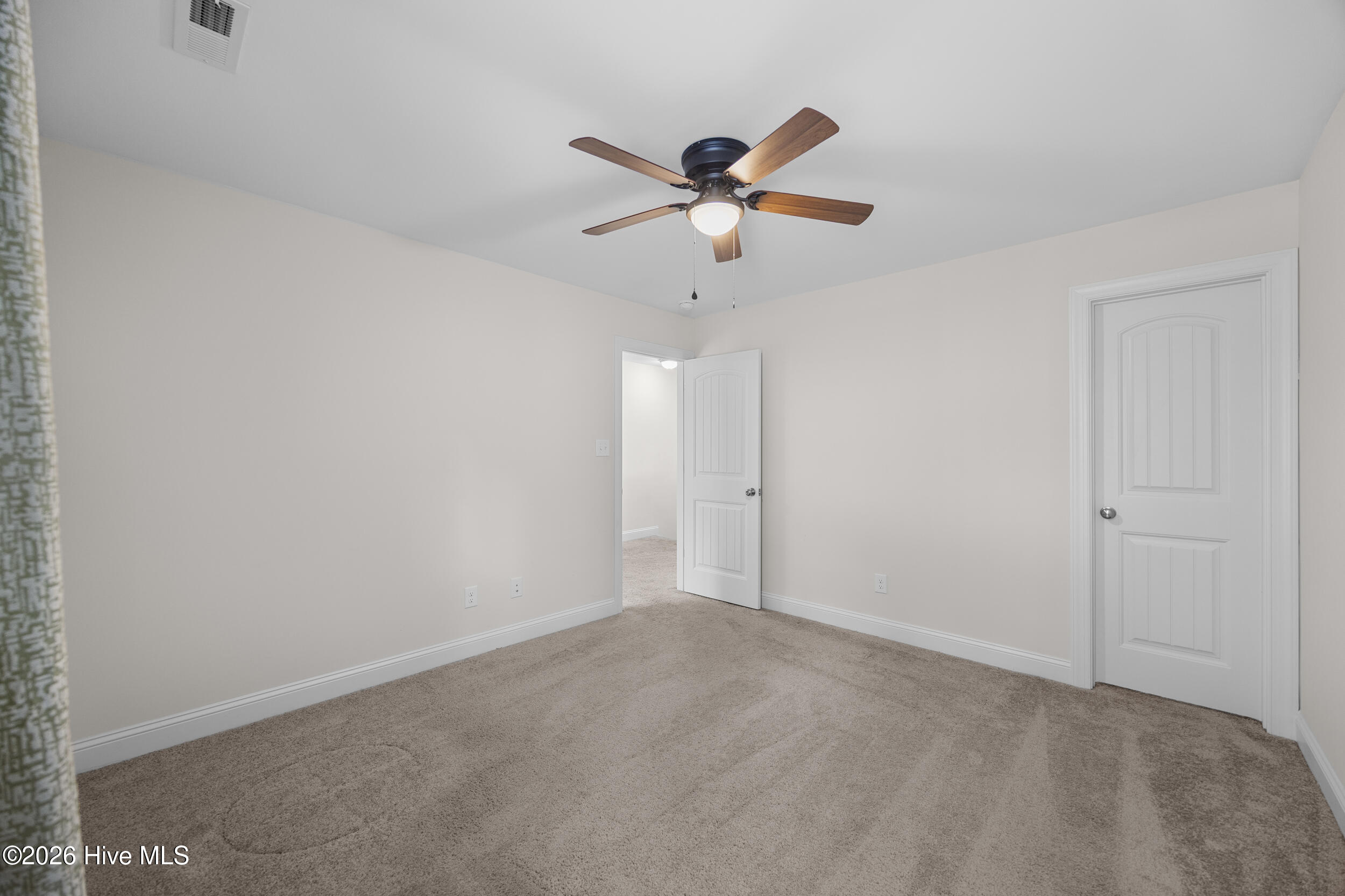 499 Pebble Shore Drive Property Photo 30