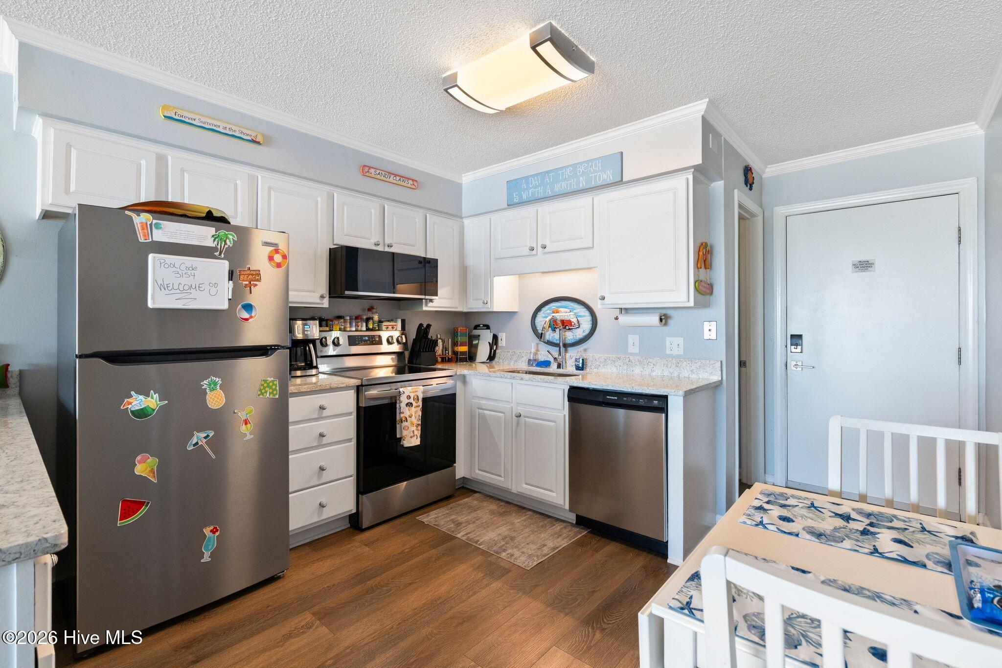 918 Carolina Beach Avenue N Apt 3e Property Photo 9