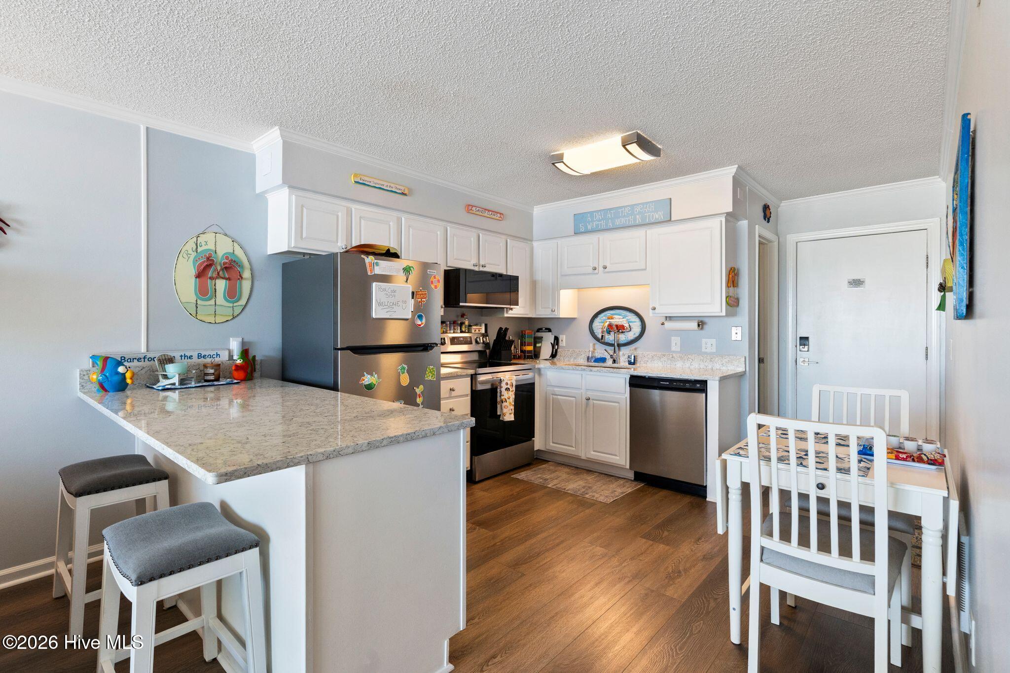918 Carolina Beach Avenue N Apt 3e Property Photo 10