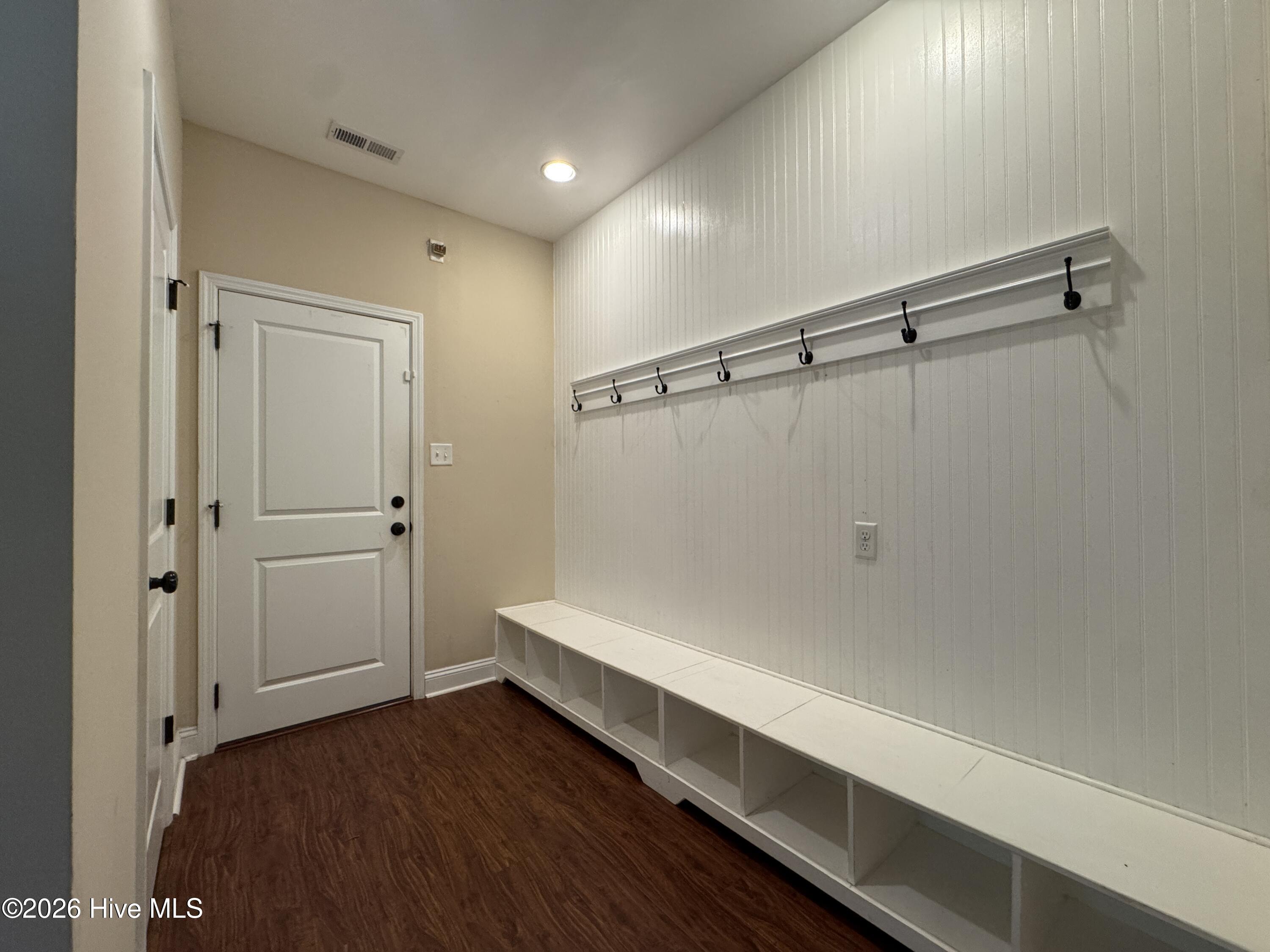 107 Roughleaf Trail Property Photo 9