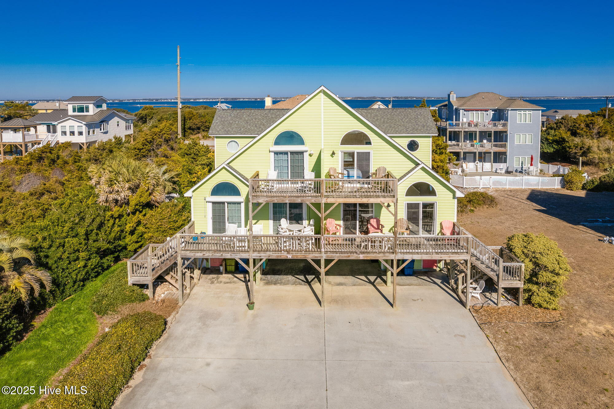 1914 Ocean Drive E Property Photo 2