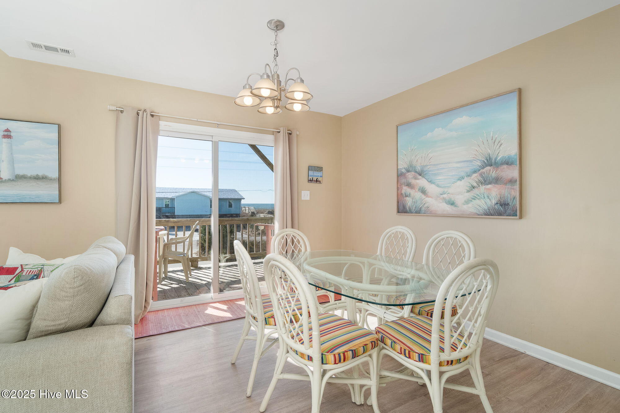 1914 Ocean Drive E Property Photo 8