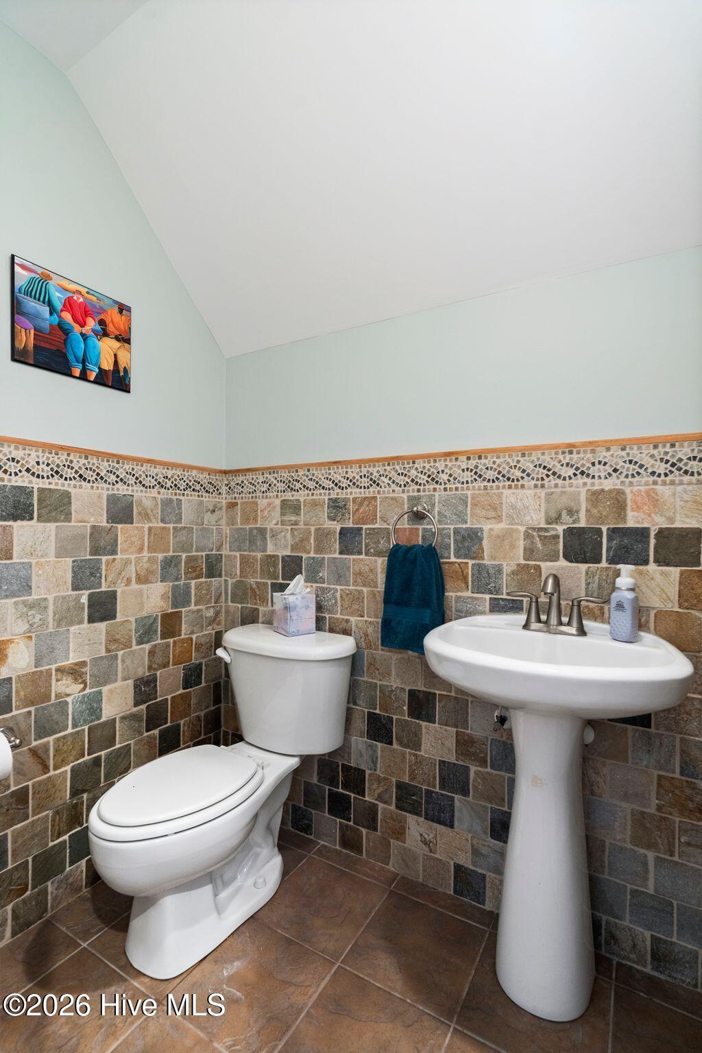 83 W Waverly Drive Property Photo 40