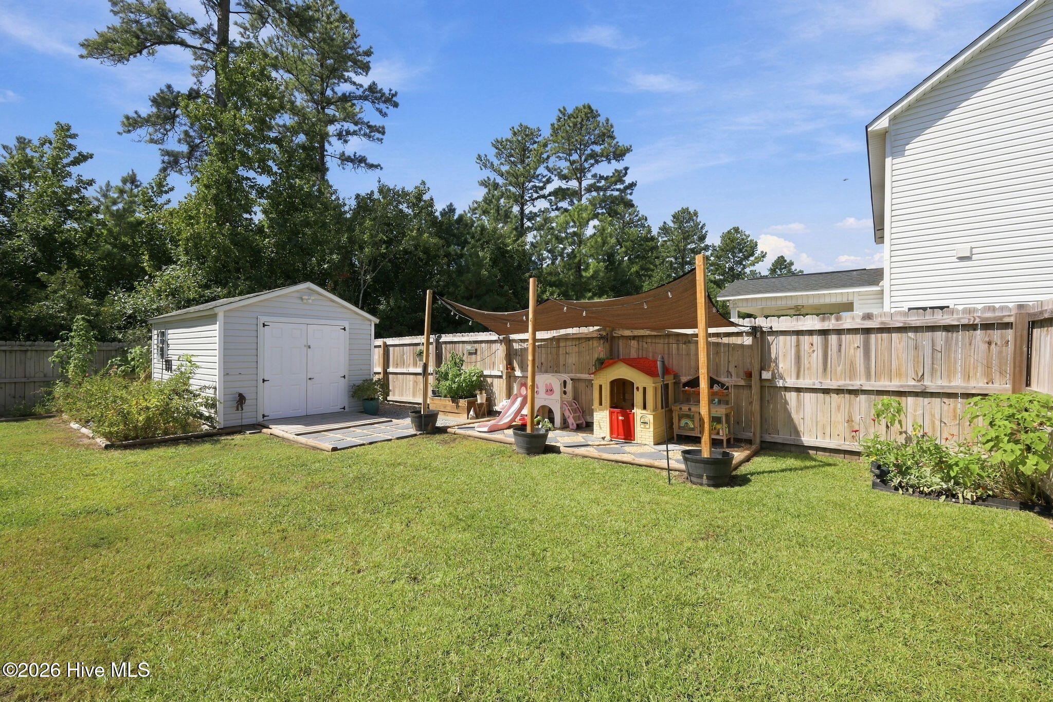 1040 Mackerel Manor Property Photo 47
