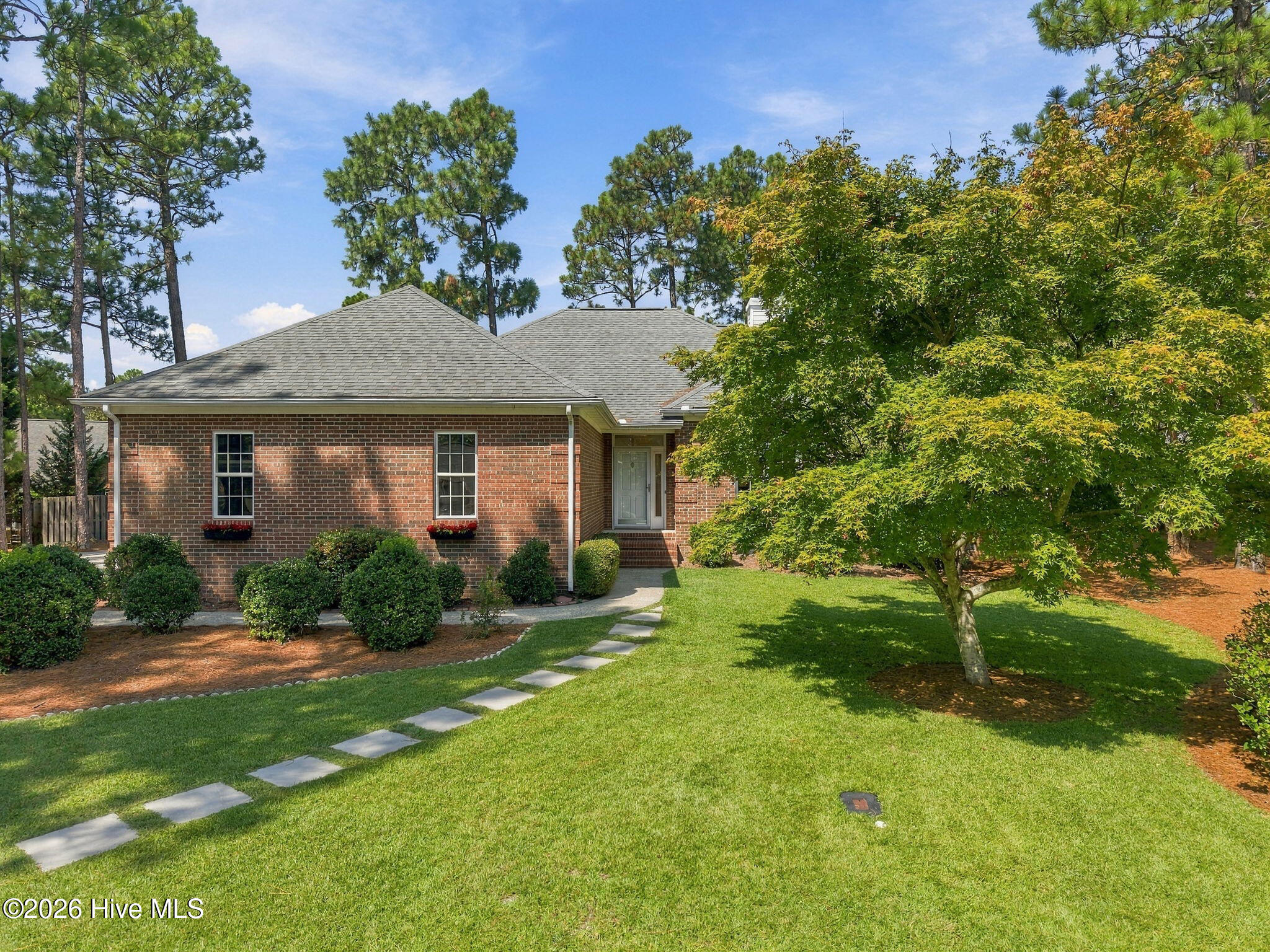 75 Catalpa Lane N Property Photo 1