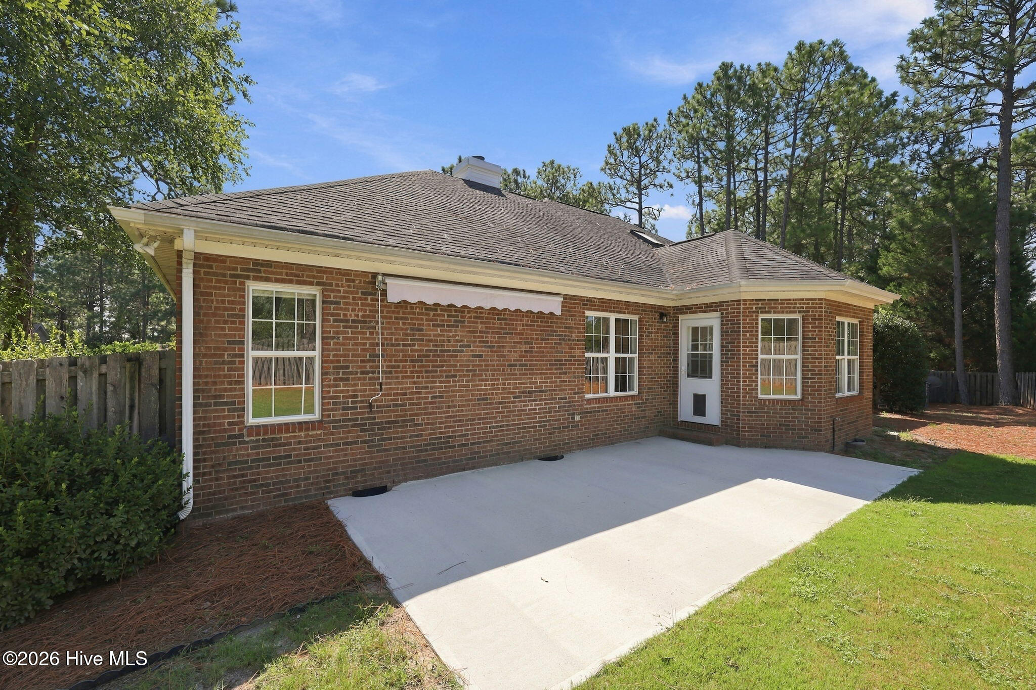 75 Catalpa Lane N Property Photo 4