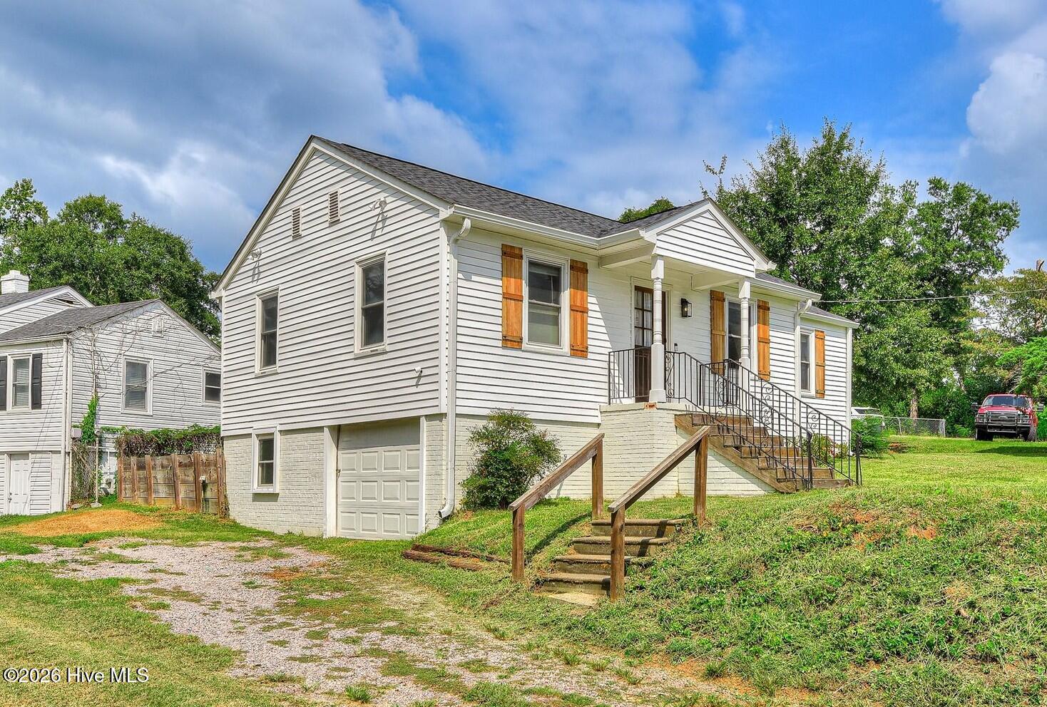 1040 Redbird Road Property Photo 2