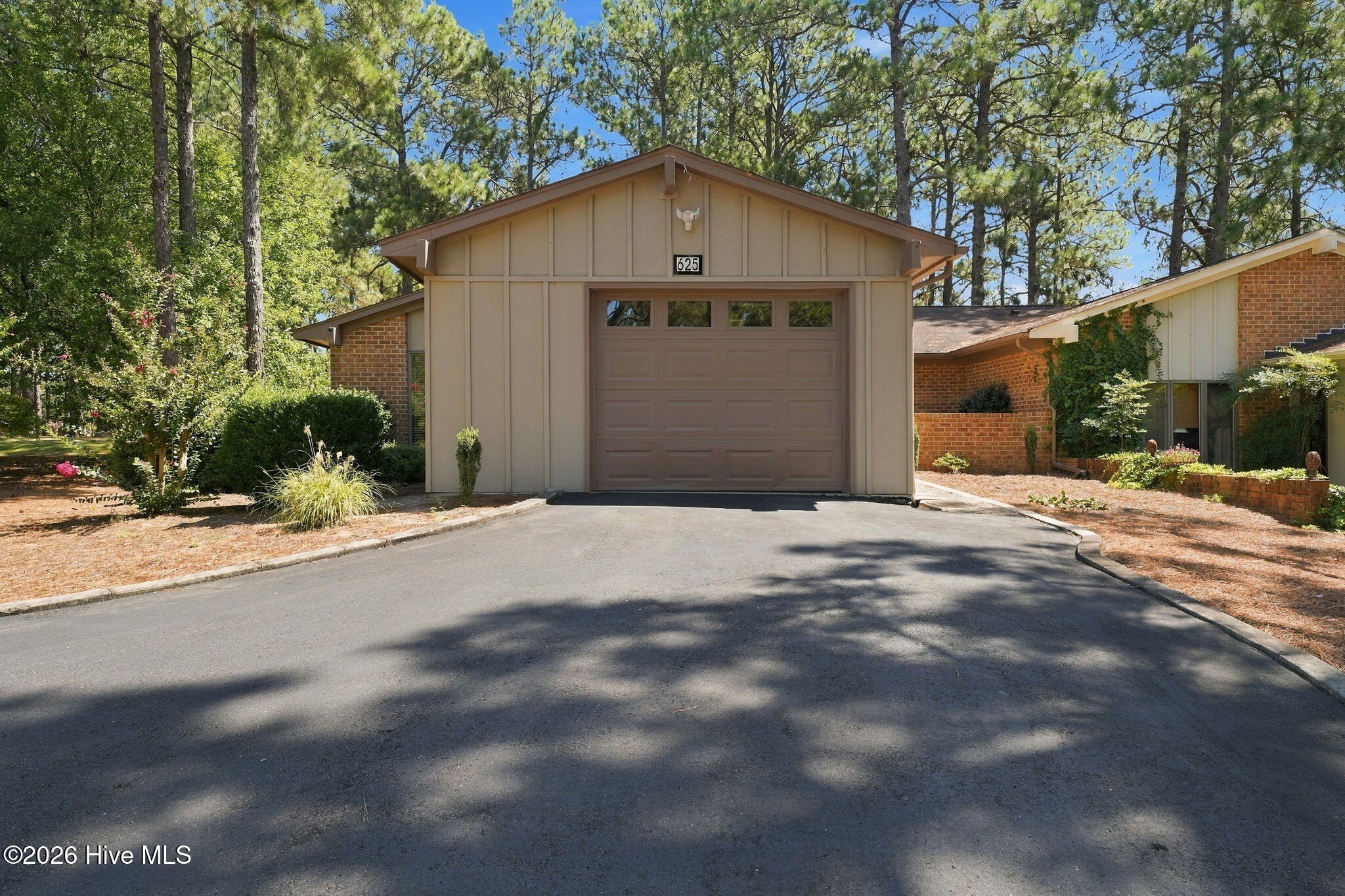 625 Redwood Drive Property Photo 1