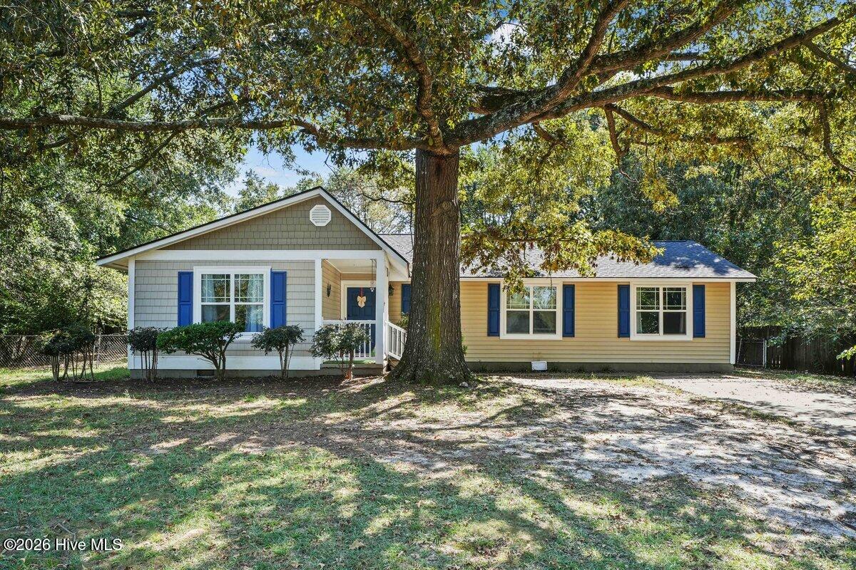 111 Lakehurst Drive Property Photo 1