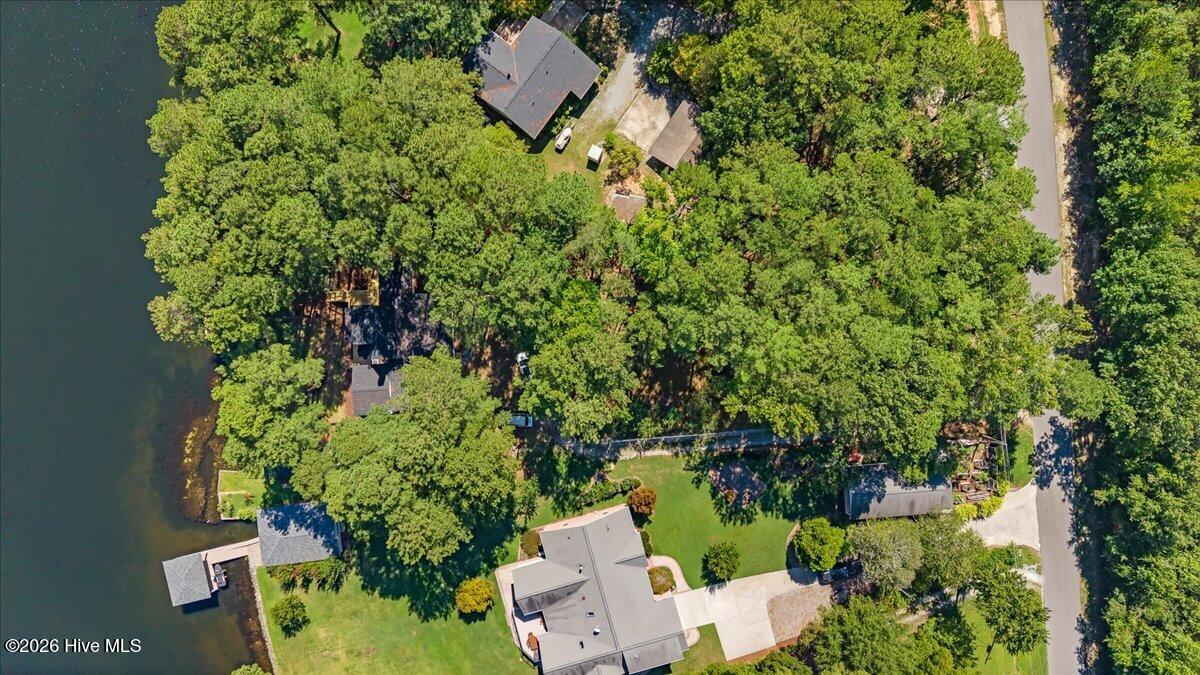 203 Pineview Drive