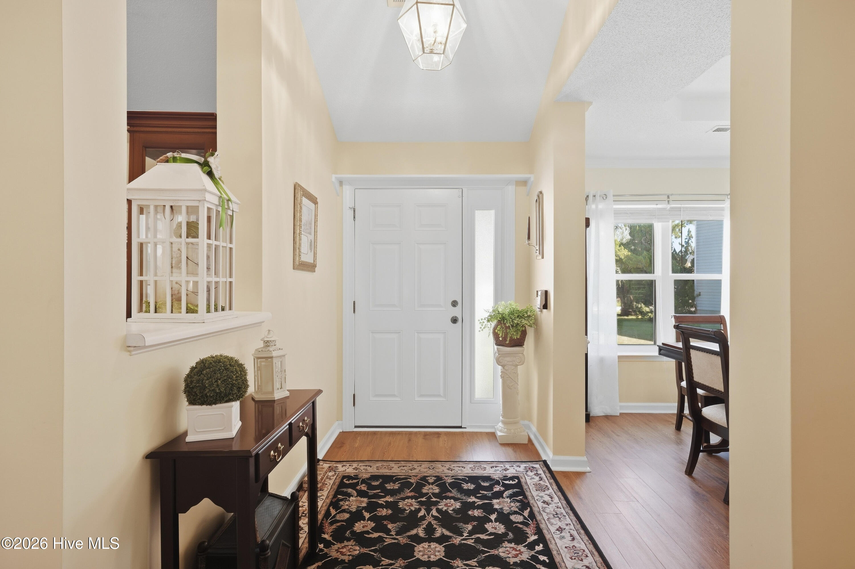 5002 Blue Grass Court Property Photo 4