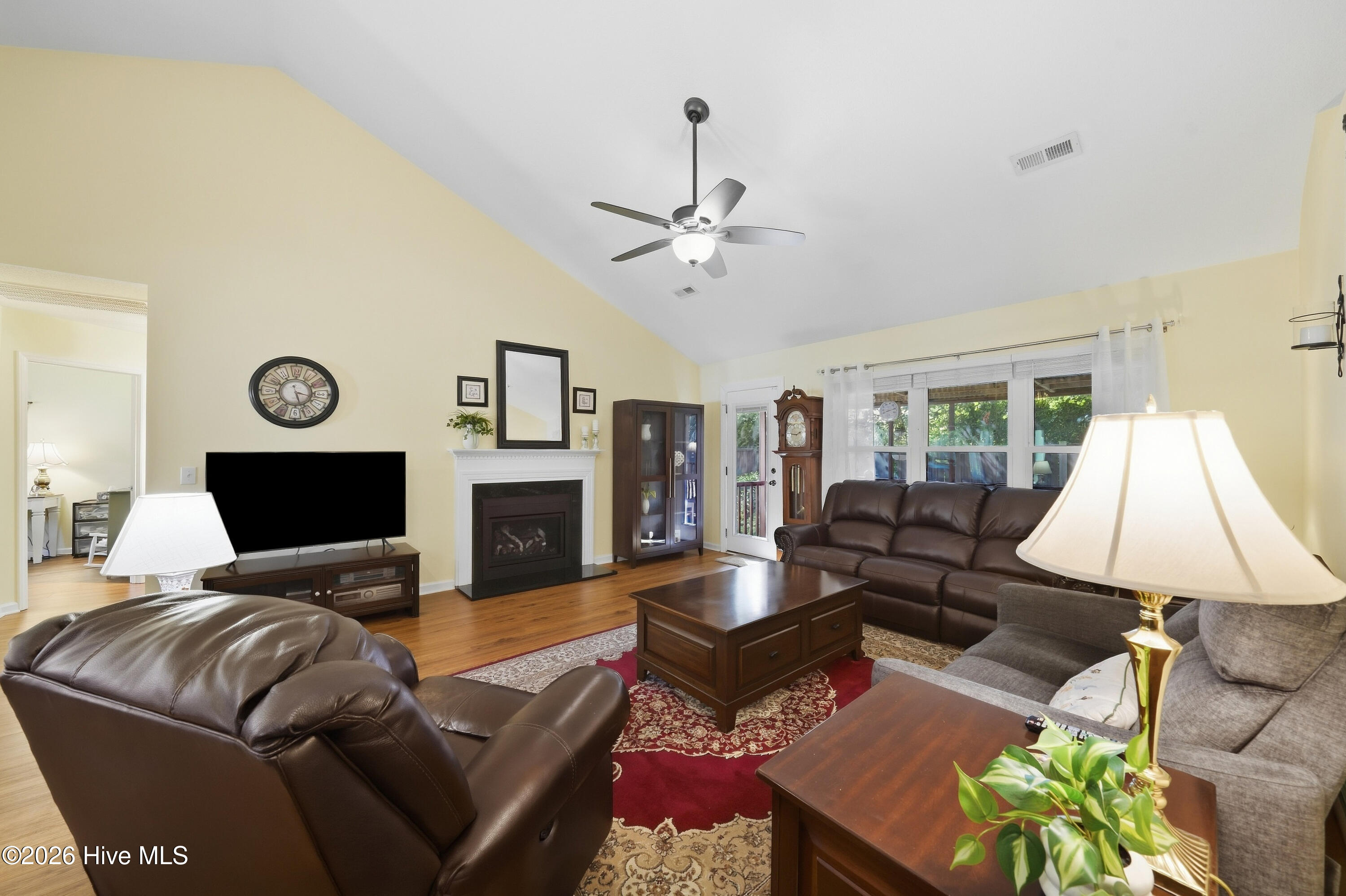 5002 Blue Grass Court Property Photo 8