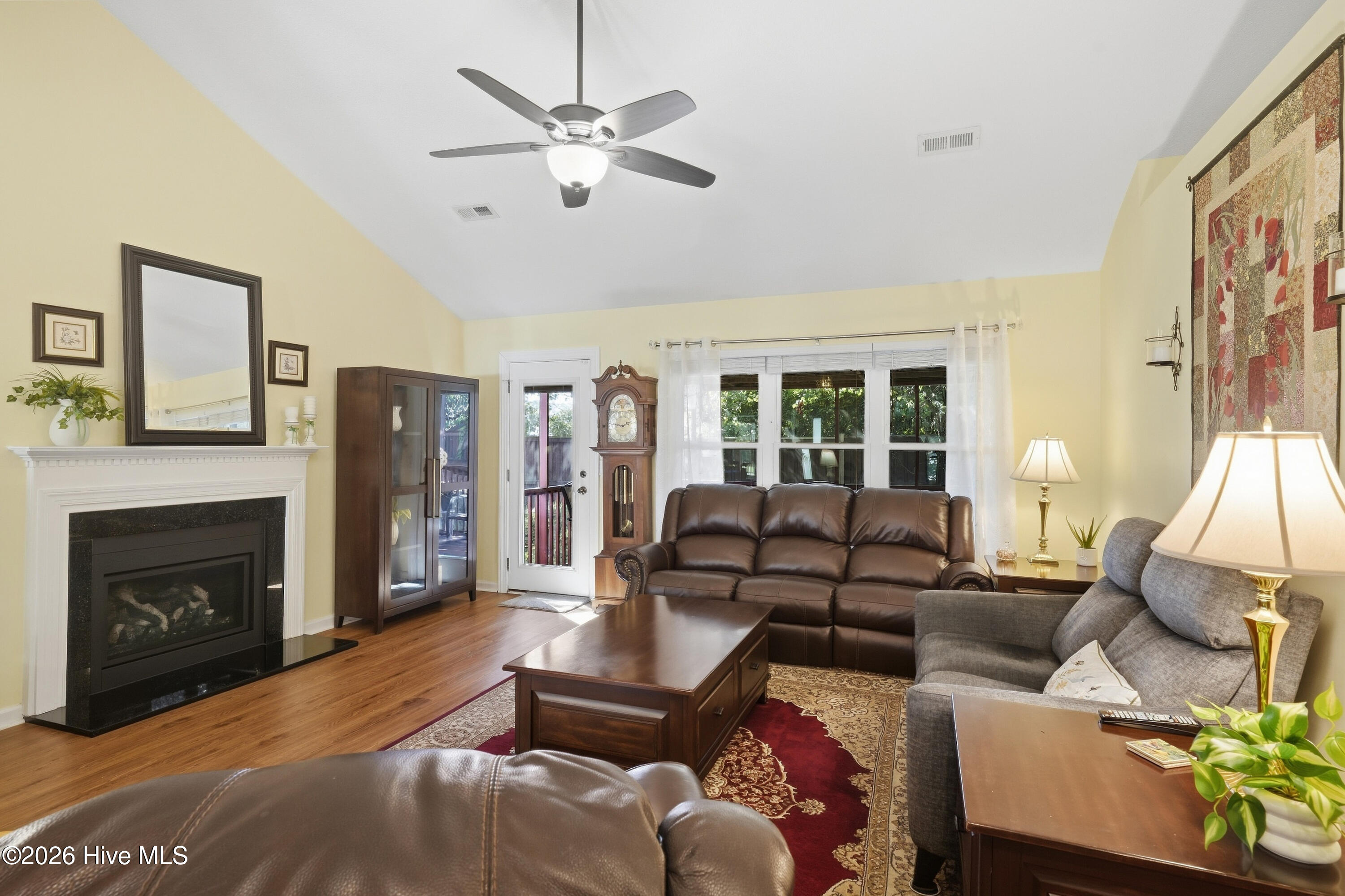5002 Blue Grass Court Property Photo 9