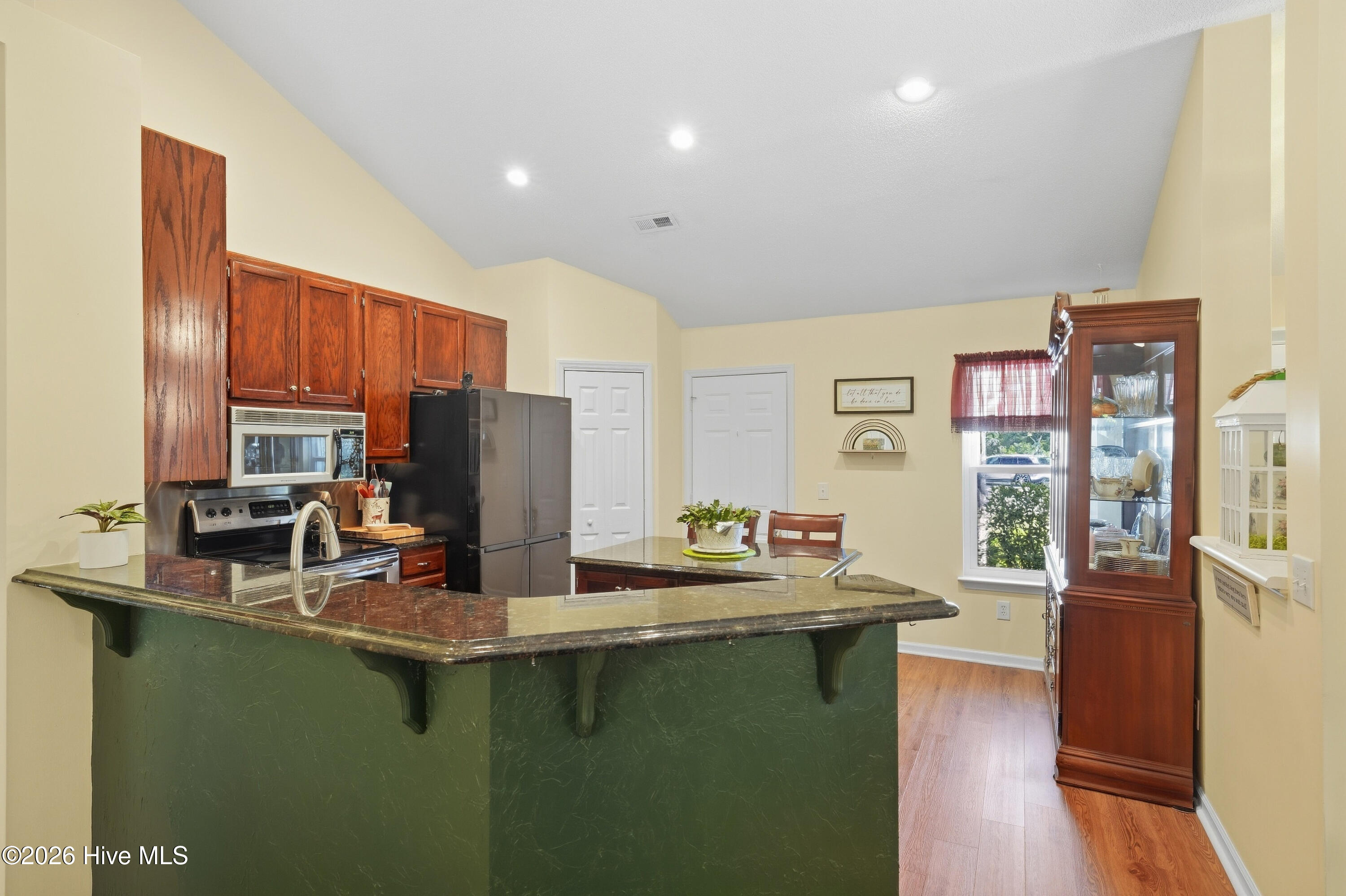 5002 Blue Grass Court Property Photo 12