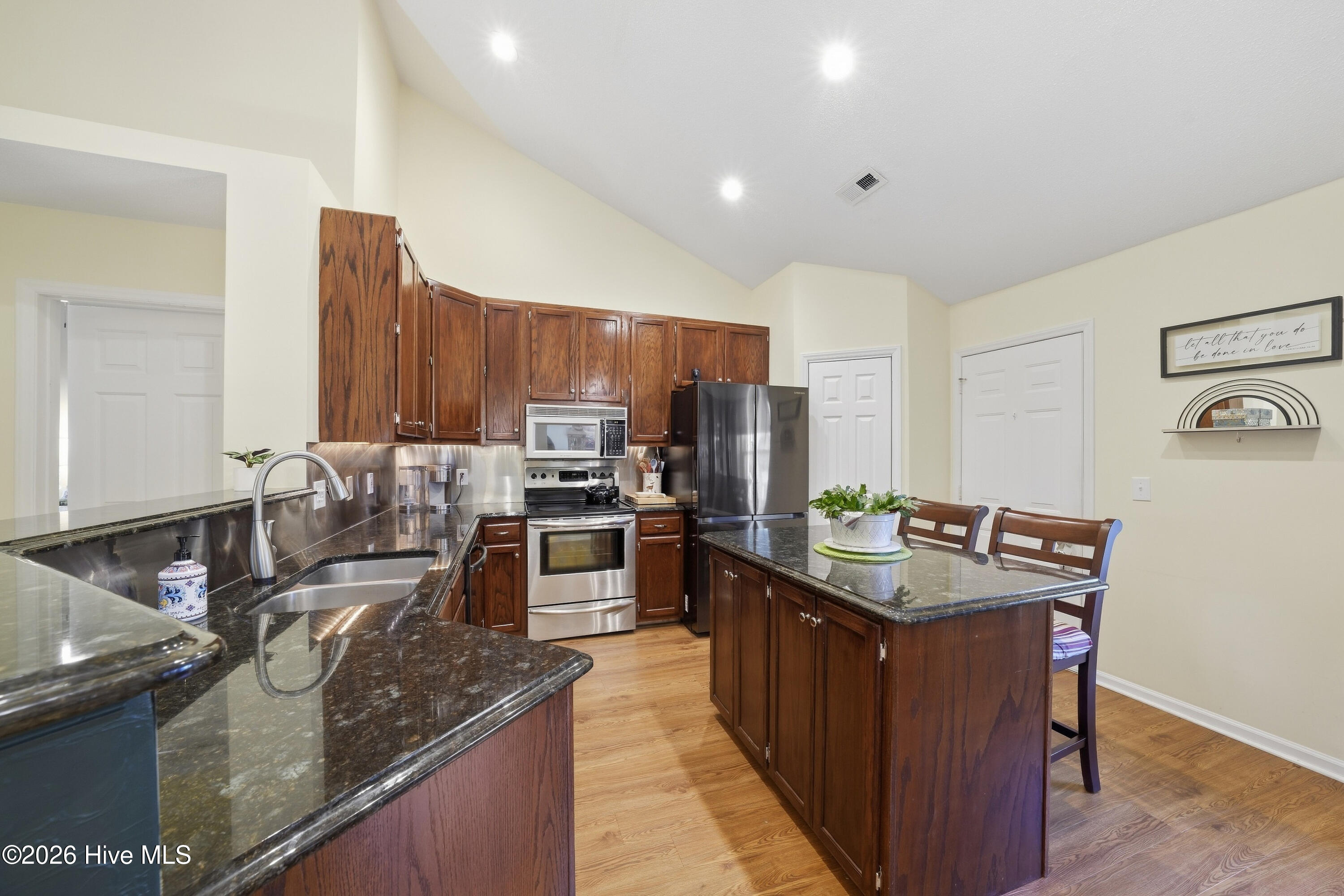 5002 Blue Grass Court Property Photo 13