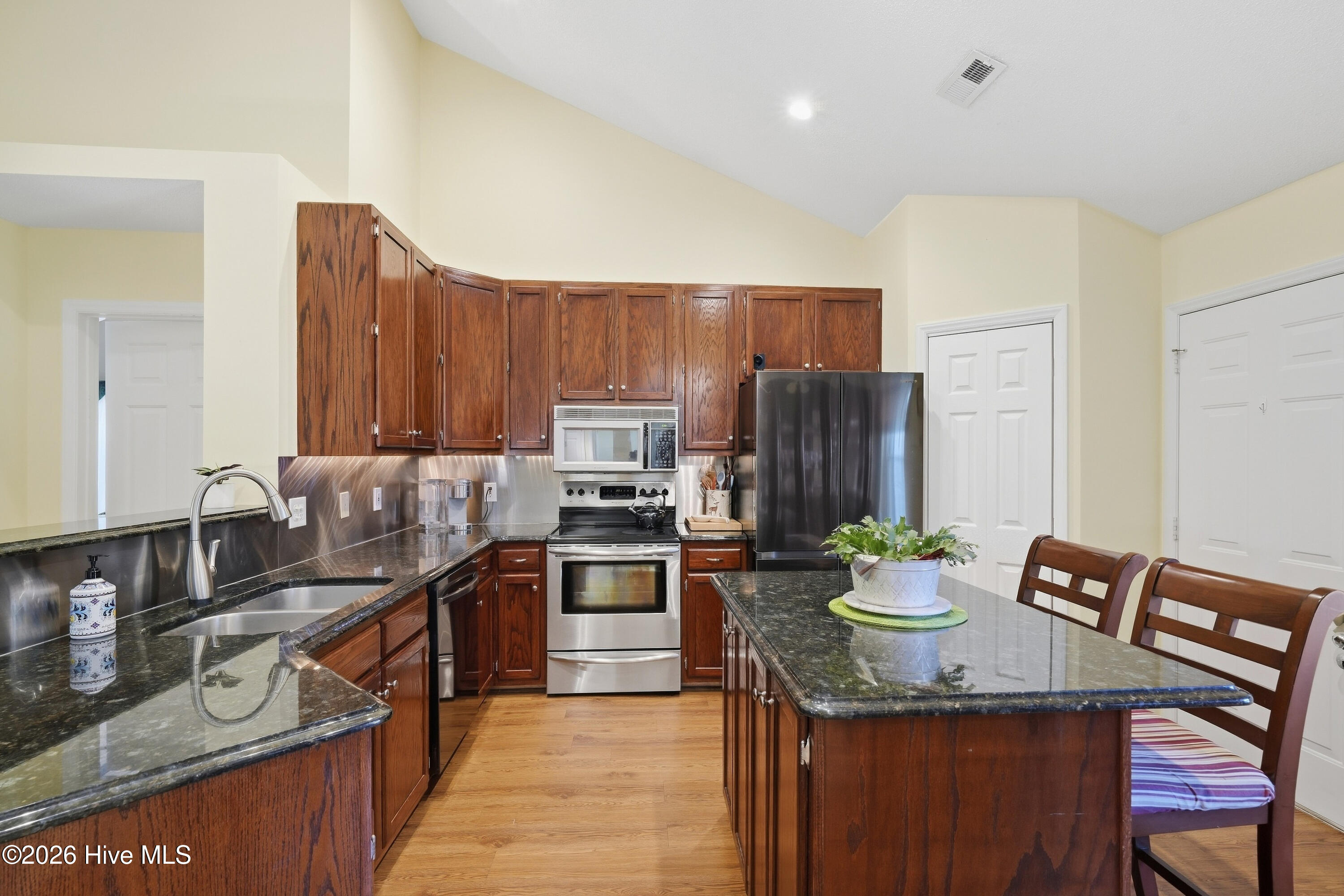 5002 Blue Grass Court Property Photo 15