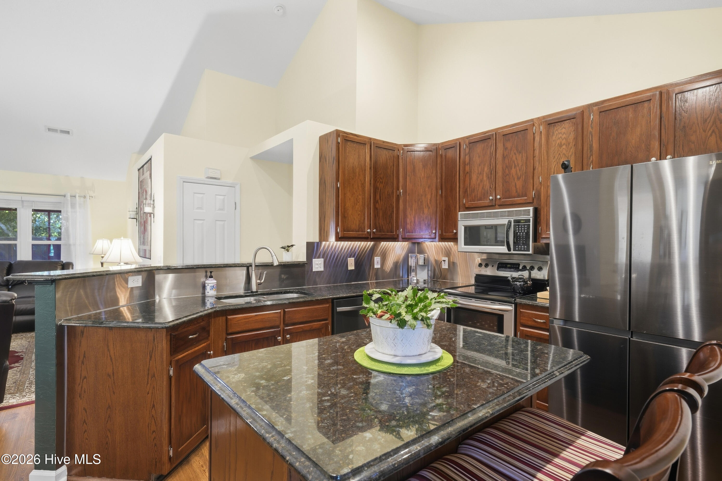 5002 Blue Grass Court Property Photo 16