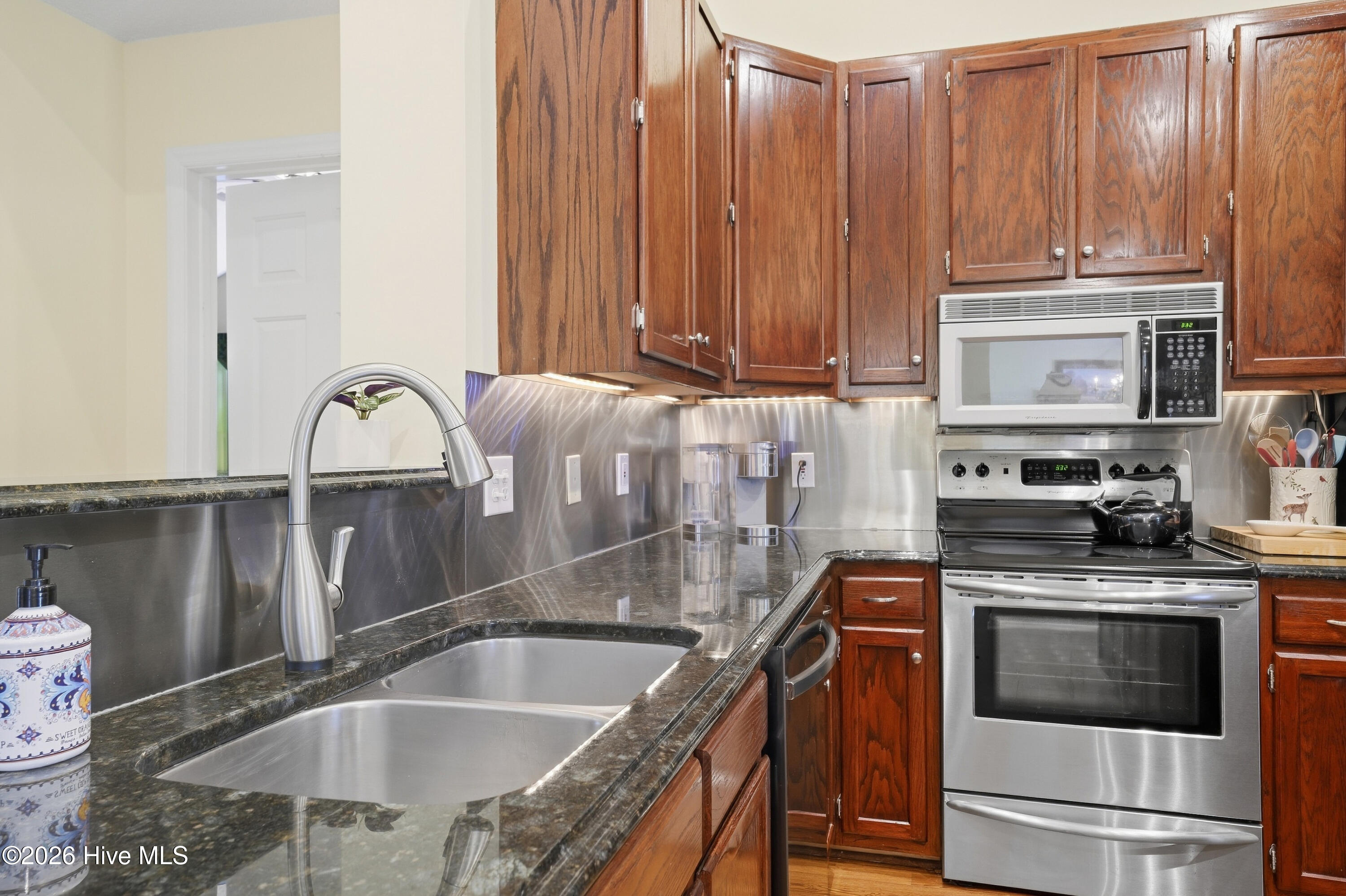 5002 Blue Grass Court Property Photo 17