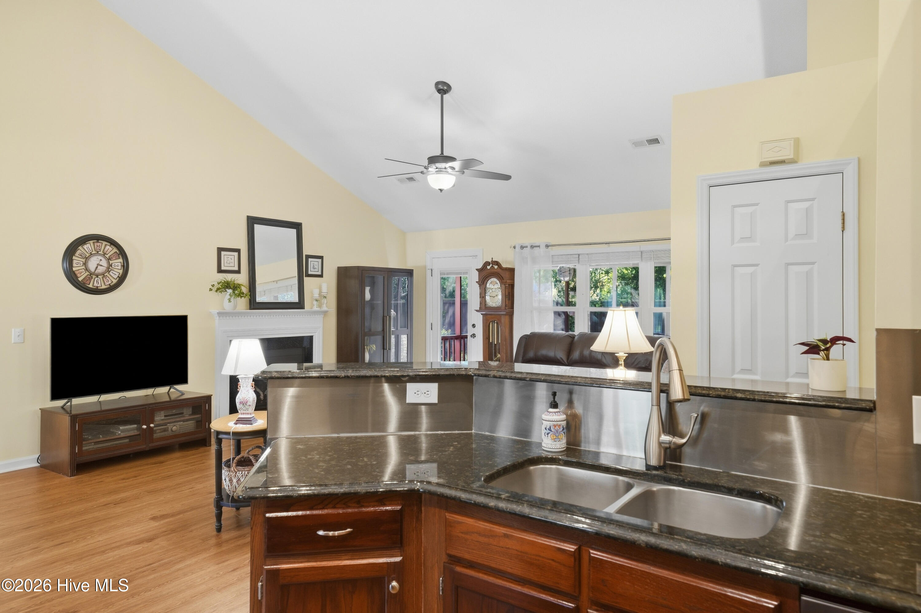 5002 Blue Grass Court Property Photo 18