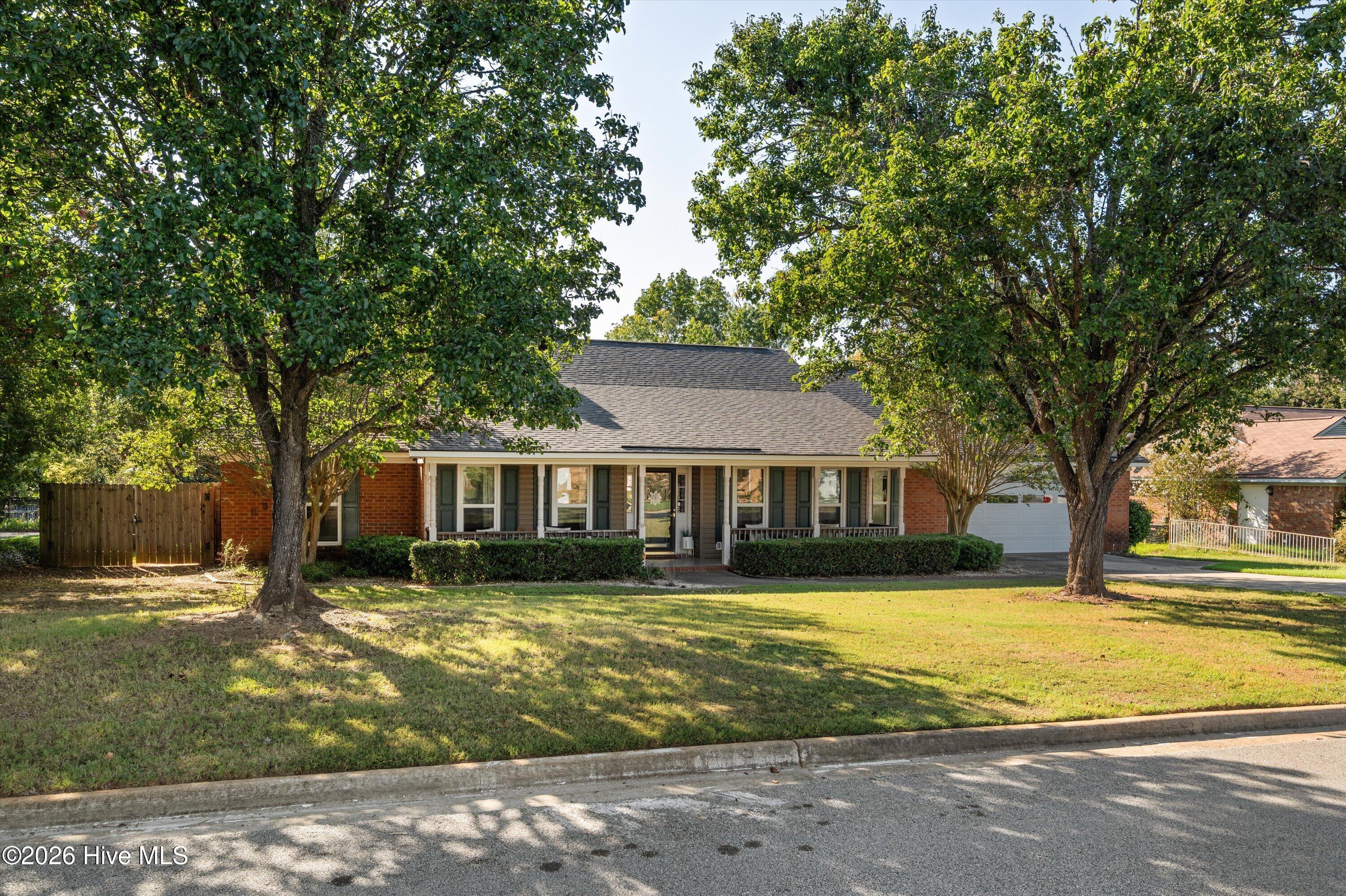 512 Waterford Drive Property Photo 6