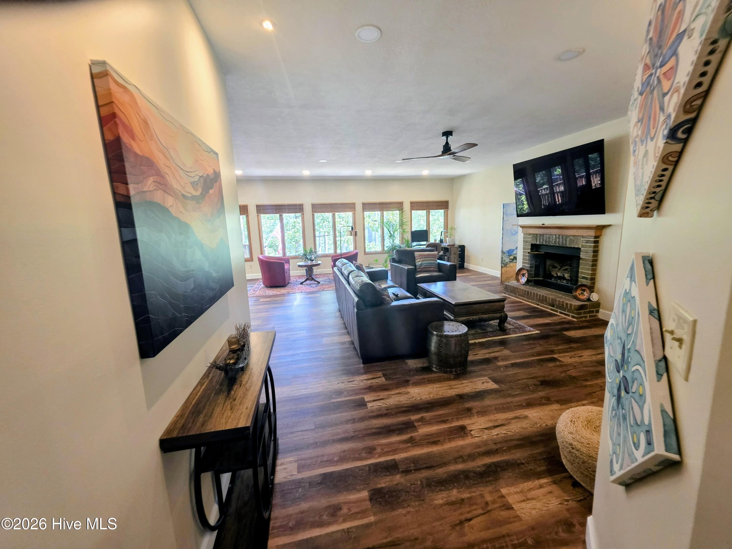 310 Divot Court Property Photo 6