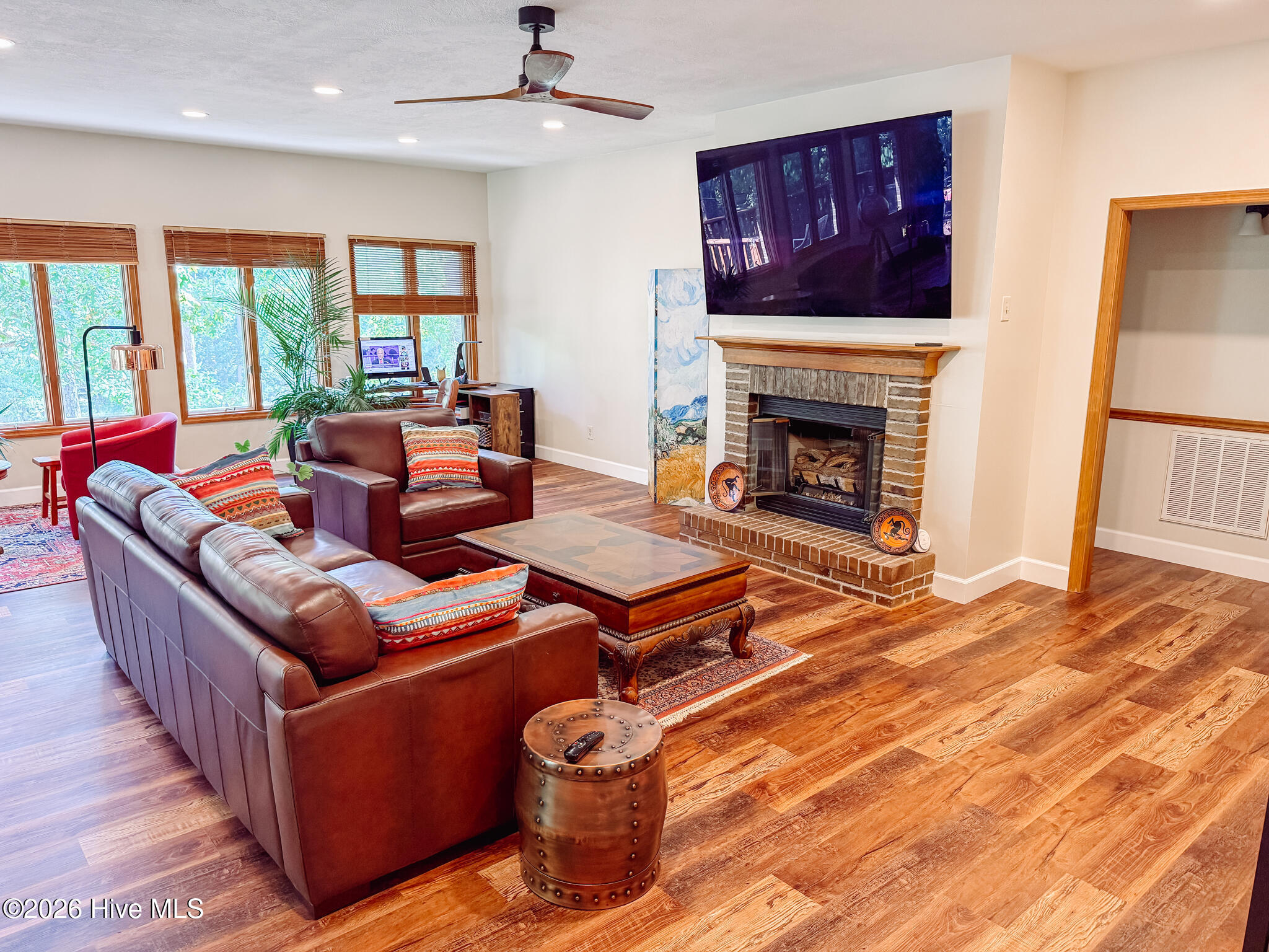 310 Divot Court Property Photo 9