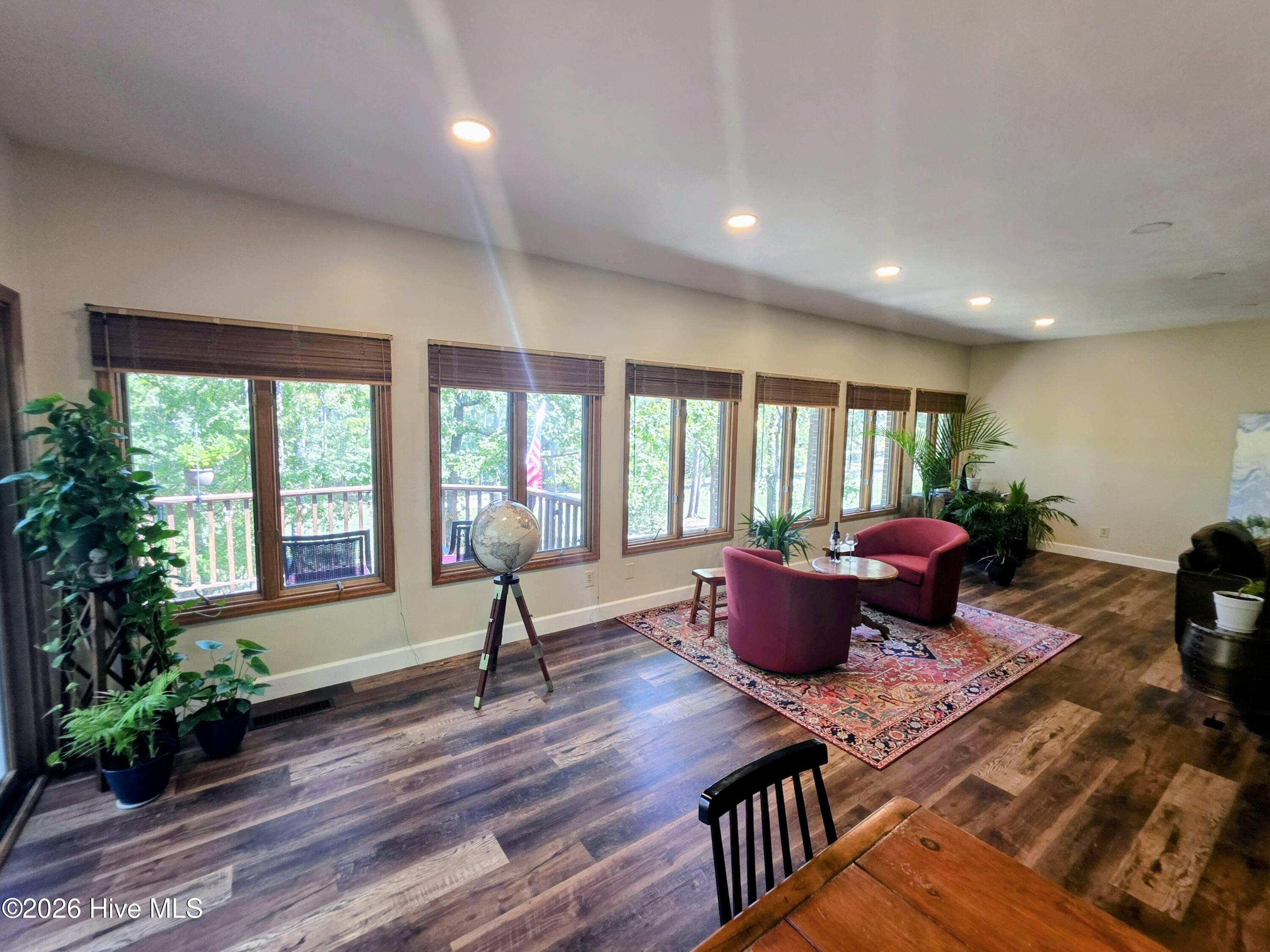 310 Divot Court Property Photo 13
