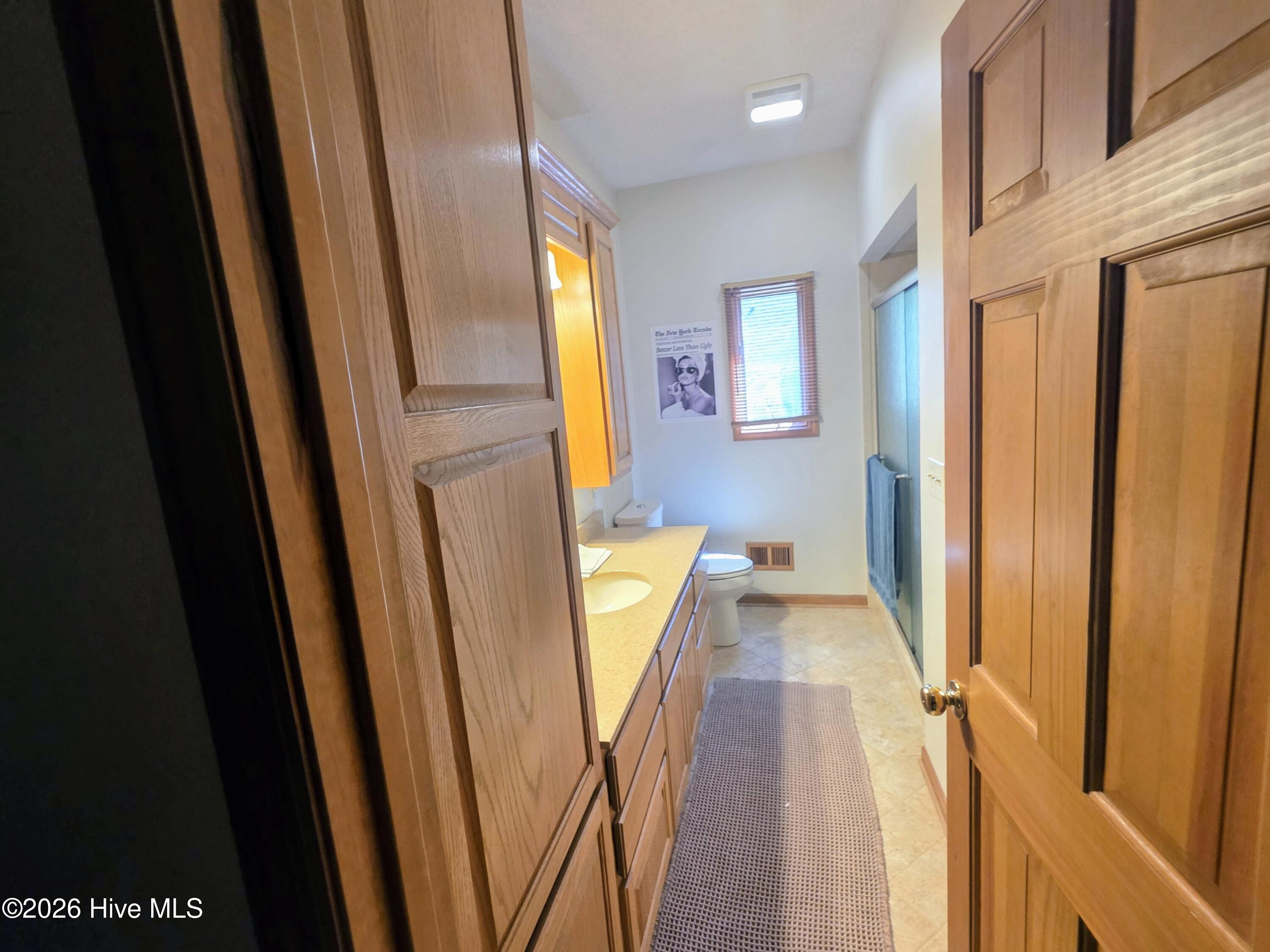 310 Divot Court Property Photo 28