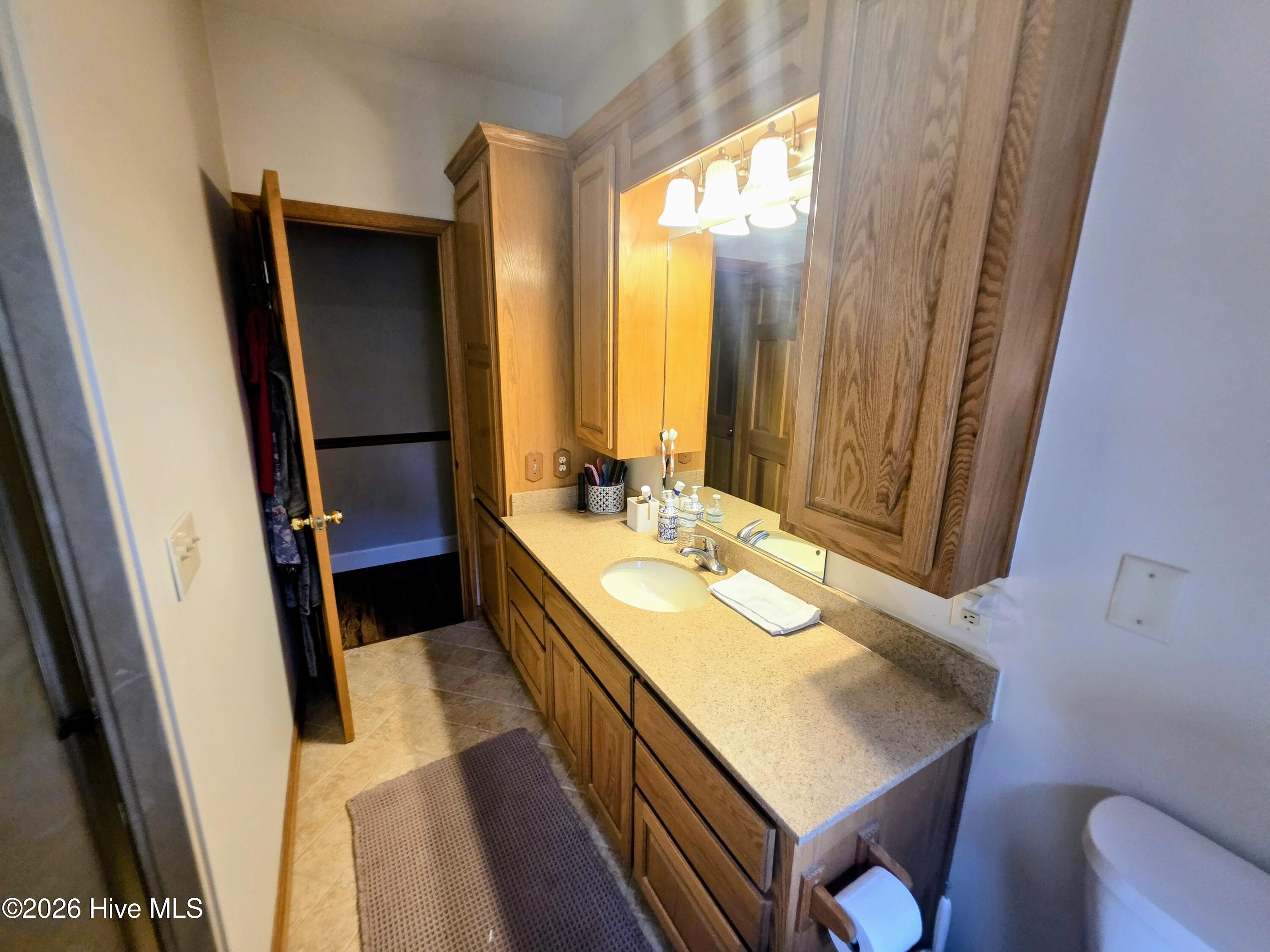 310 Divot Court Property Photo 29