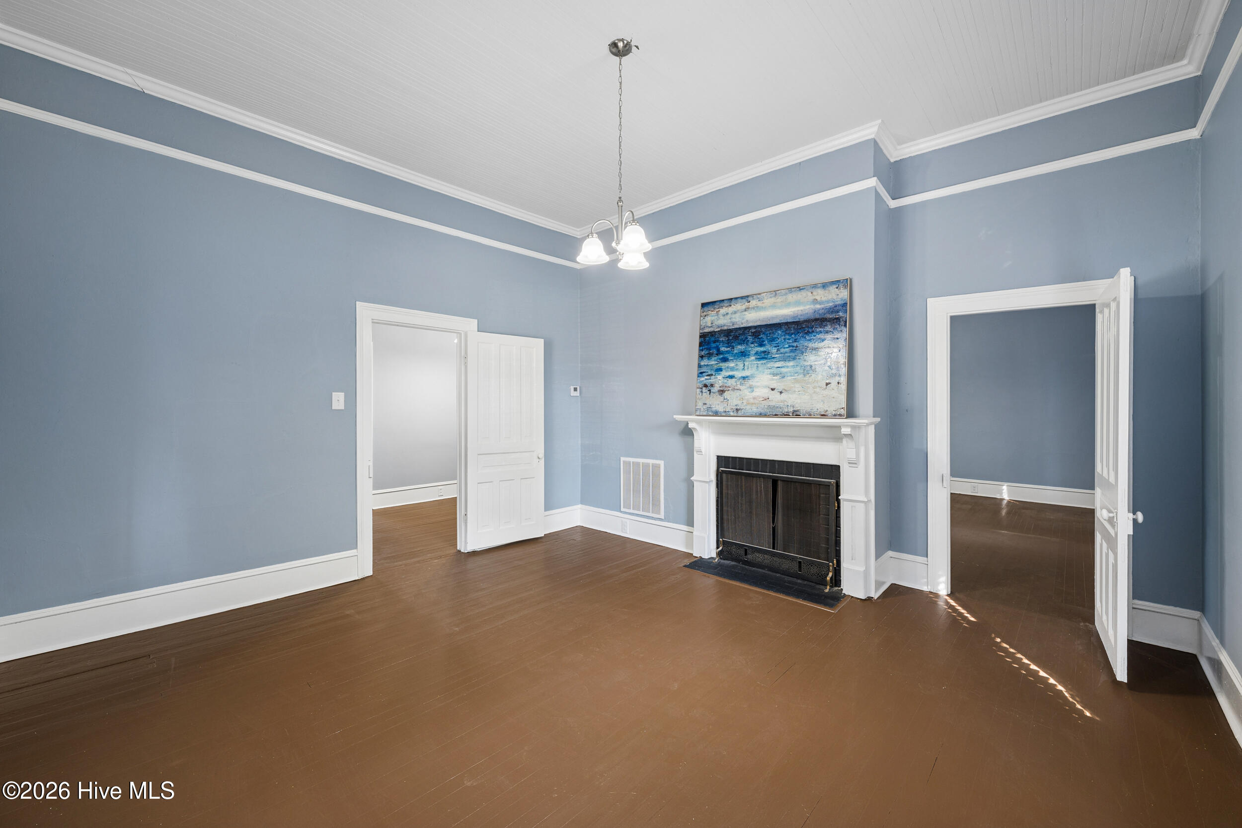 412 W Walnut Street Property Photo 8