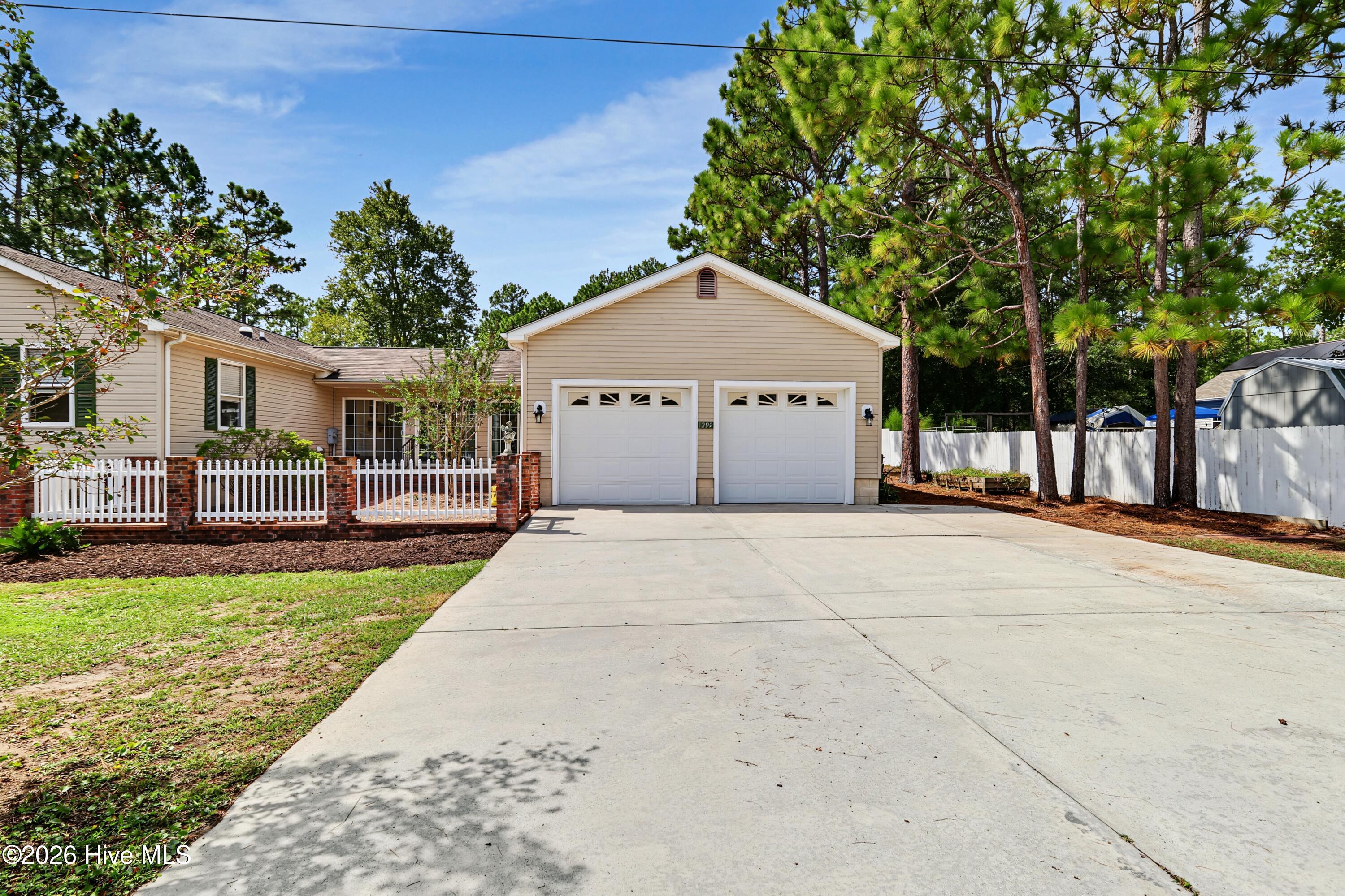 1299 N Shore Drive Property Photo 2