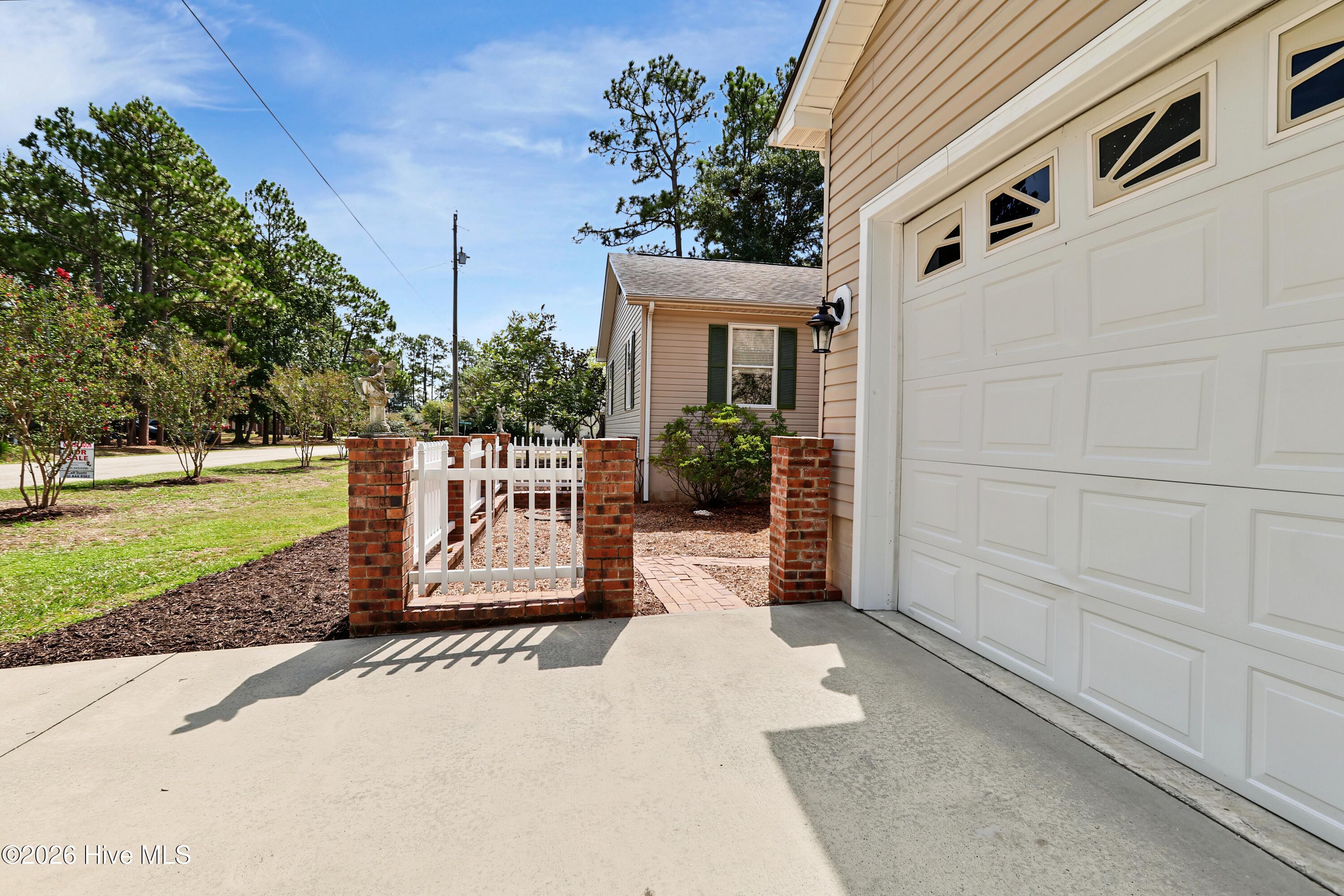 1299 N Shore Drive Property Photo 3