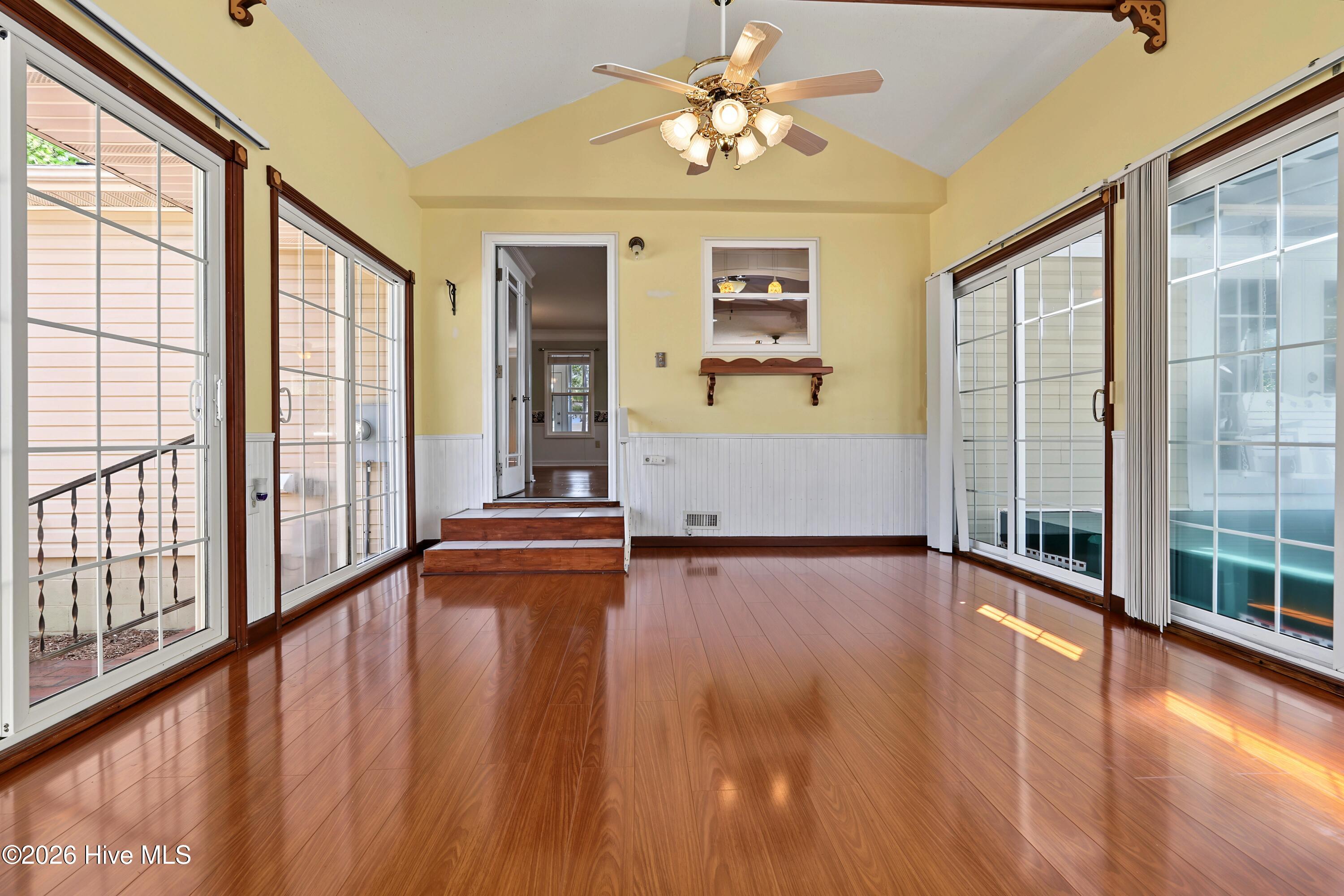 1299 N Shore Drive Property Photo 5