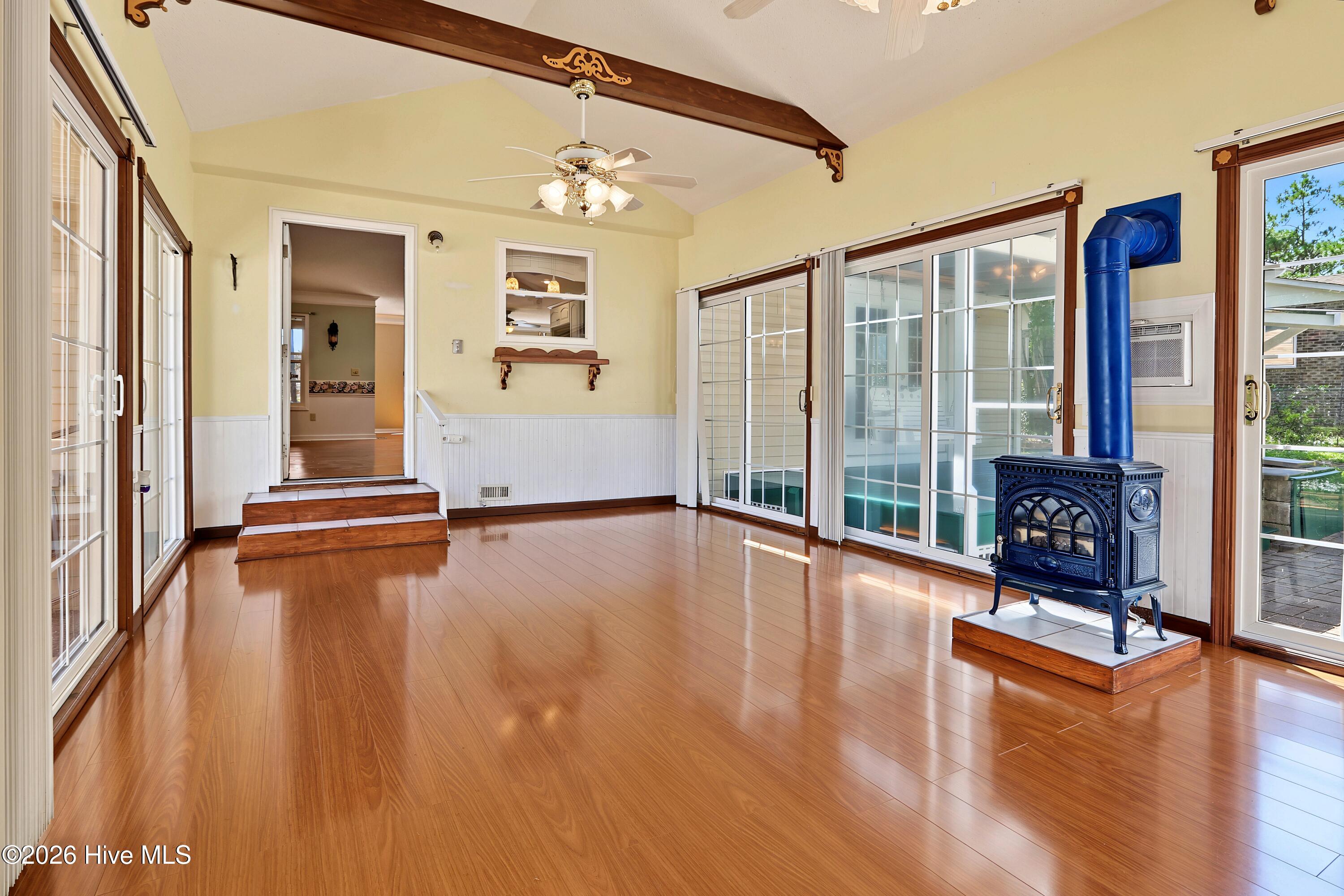 1299 N Shore Drive Property Photo 6